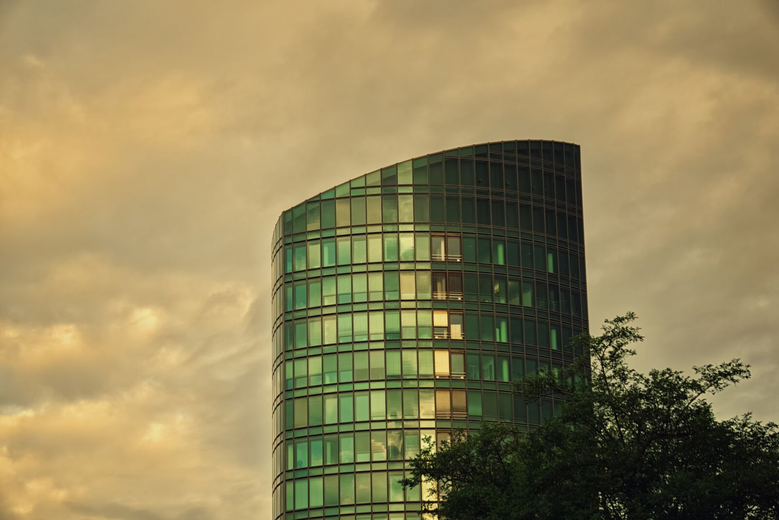 Sony E 55-210mm F4.5-6.3 OSS sample photo. Tower, building, windows photography