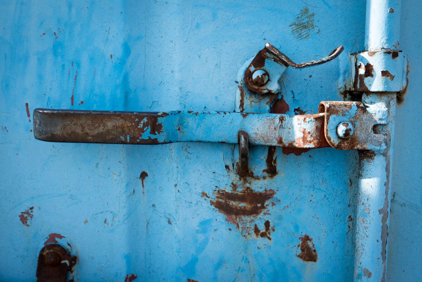 Panasonic Lumix DMC-LX100 sample photo. Lever, metal, handle photography