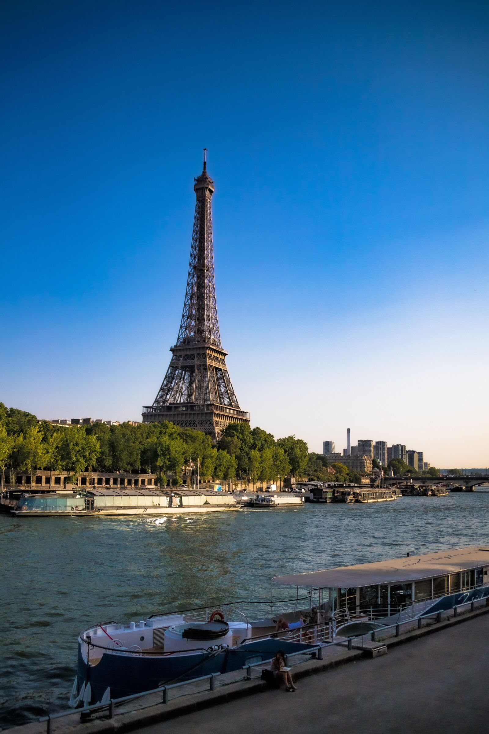 Canon EOS 6D Mark II sample photo. Paris, france, urban photography