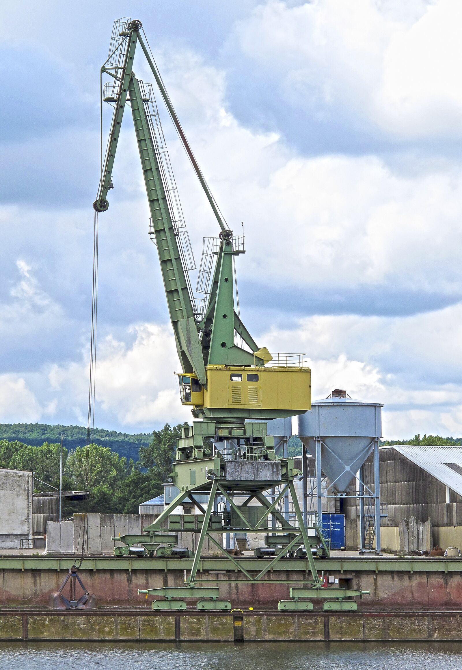 Canon PowerShot G12 sample photo. Crane, port, bamberg photography