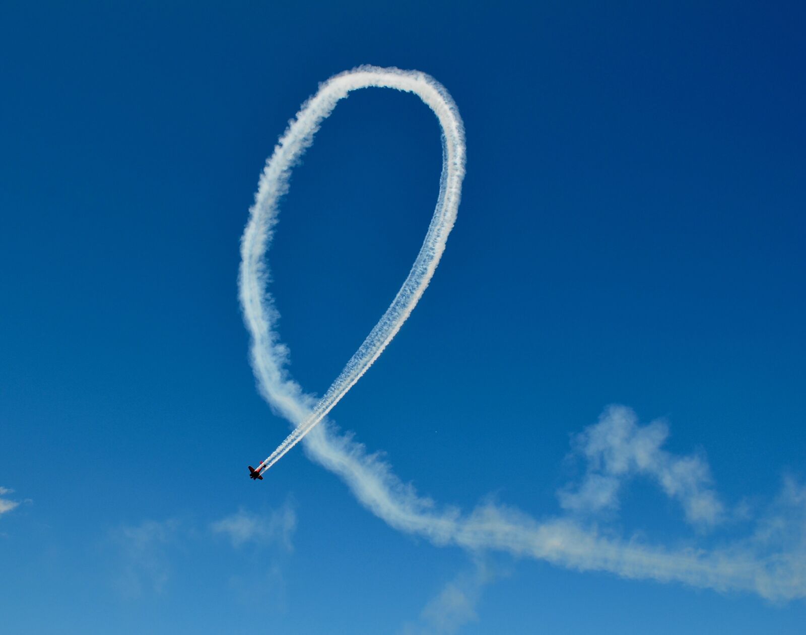 Nikon D5100 sample photo. Airshow, airplane, smoke photography