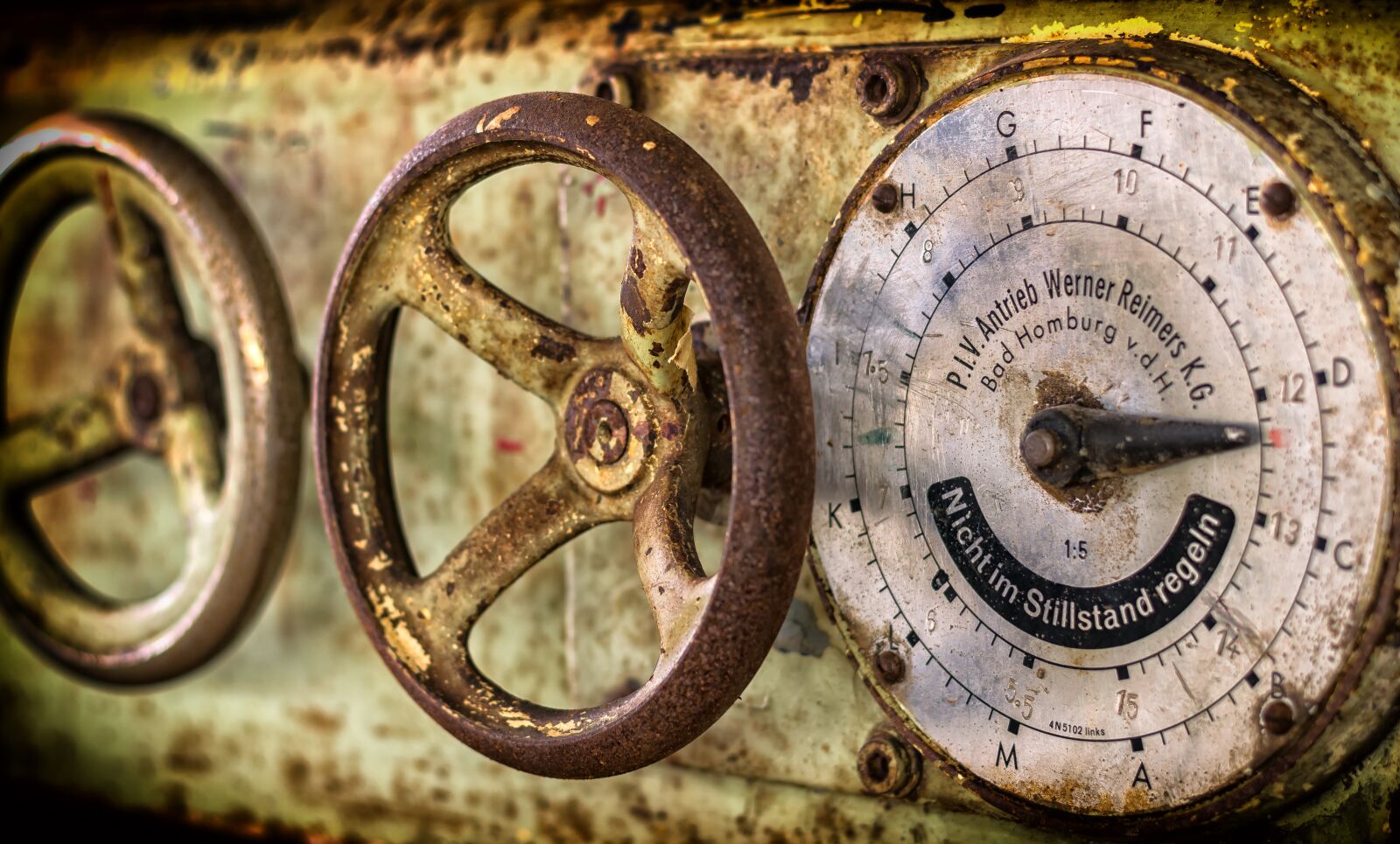 Nikon D3300 sample photo. Valve, wheel, rules photography