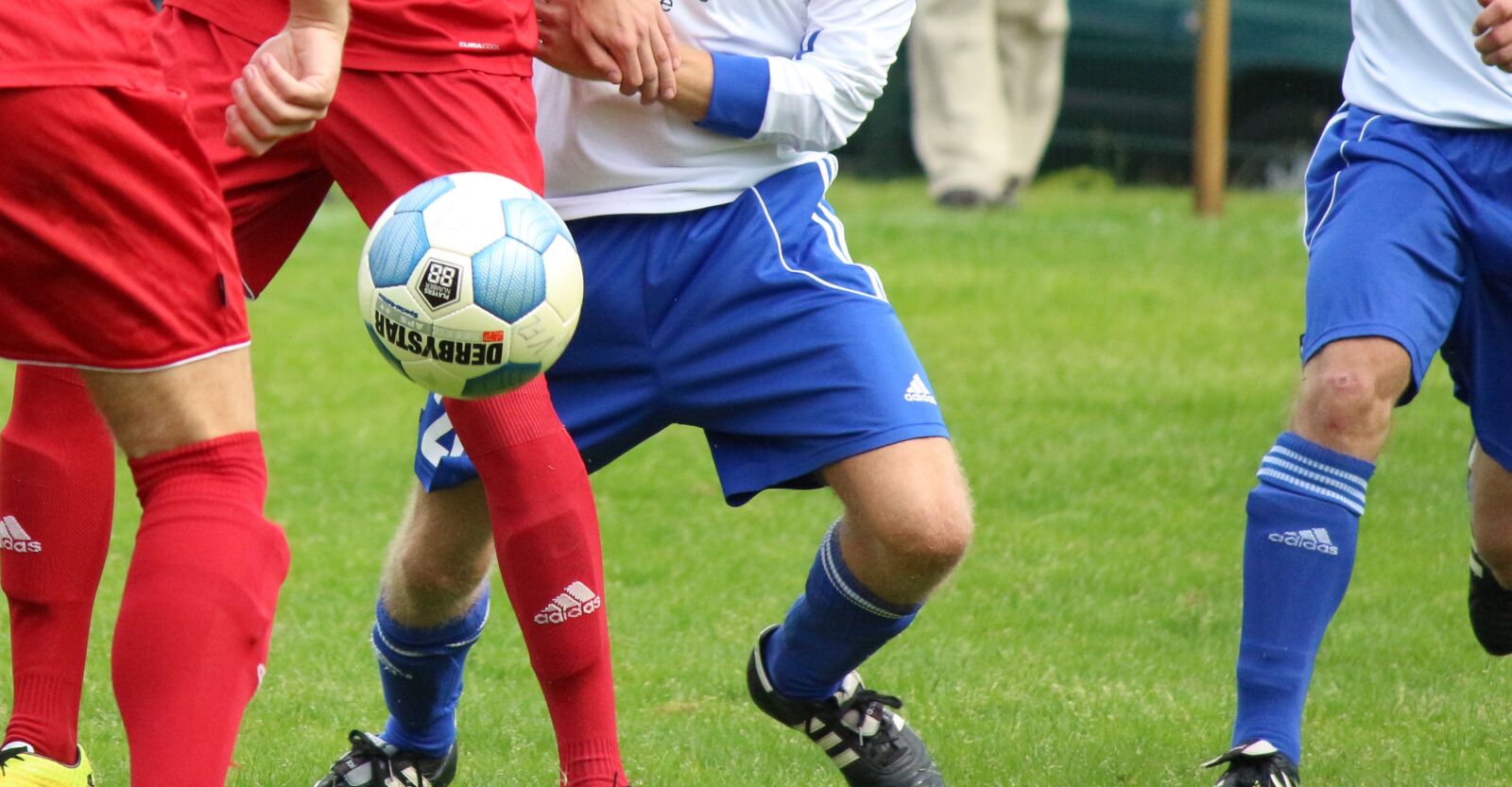 Canon EOS 700D (EOS Rebel T5i / EOS Kiss X7i) sample photo. Duel, footballers, opponents photography