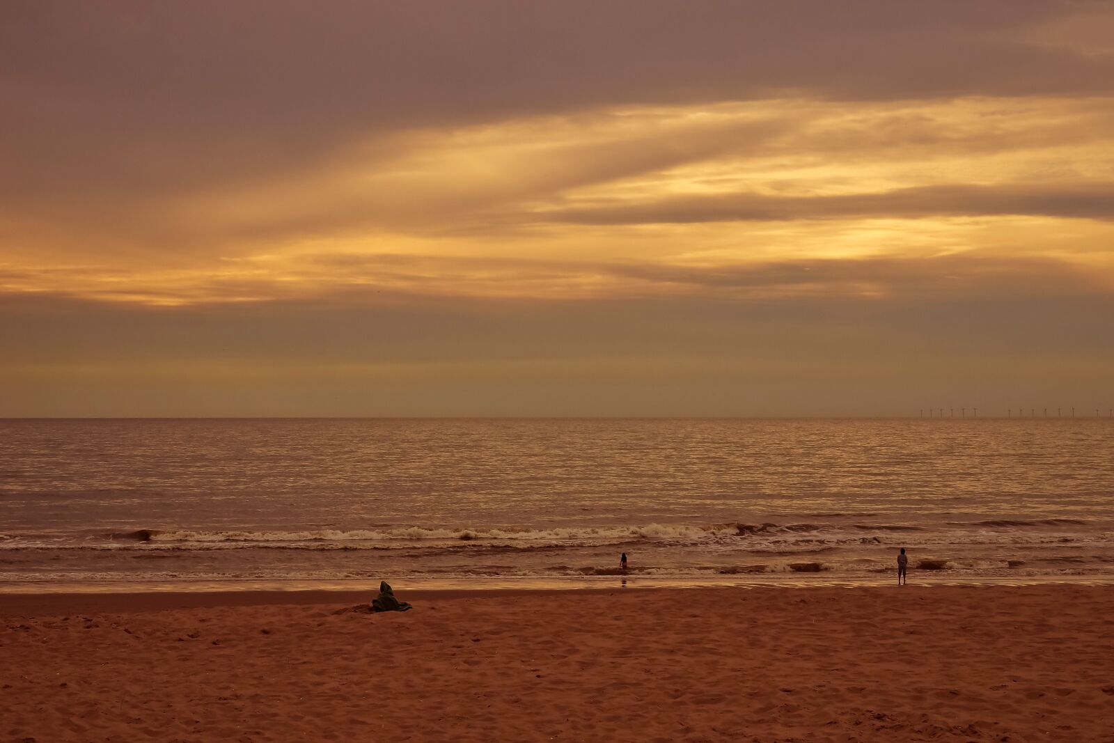 Olympus OM-D E-M10 sample photo. Beach, sea, water photography
