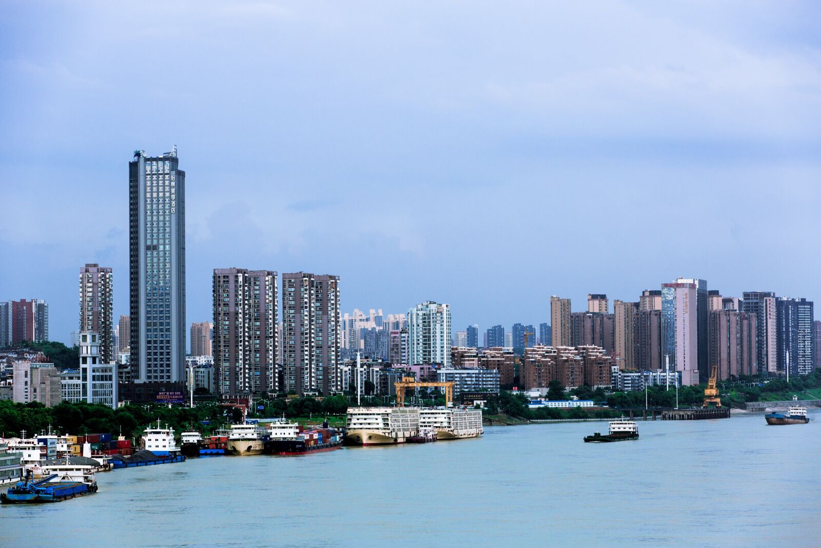 Canon EOS 5D Mark III sample photo. Yichang panoramic, riverside, tall photography