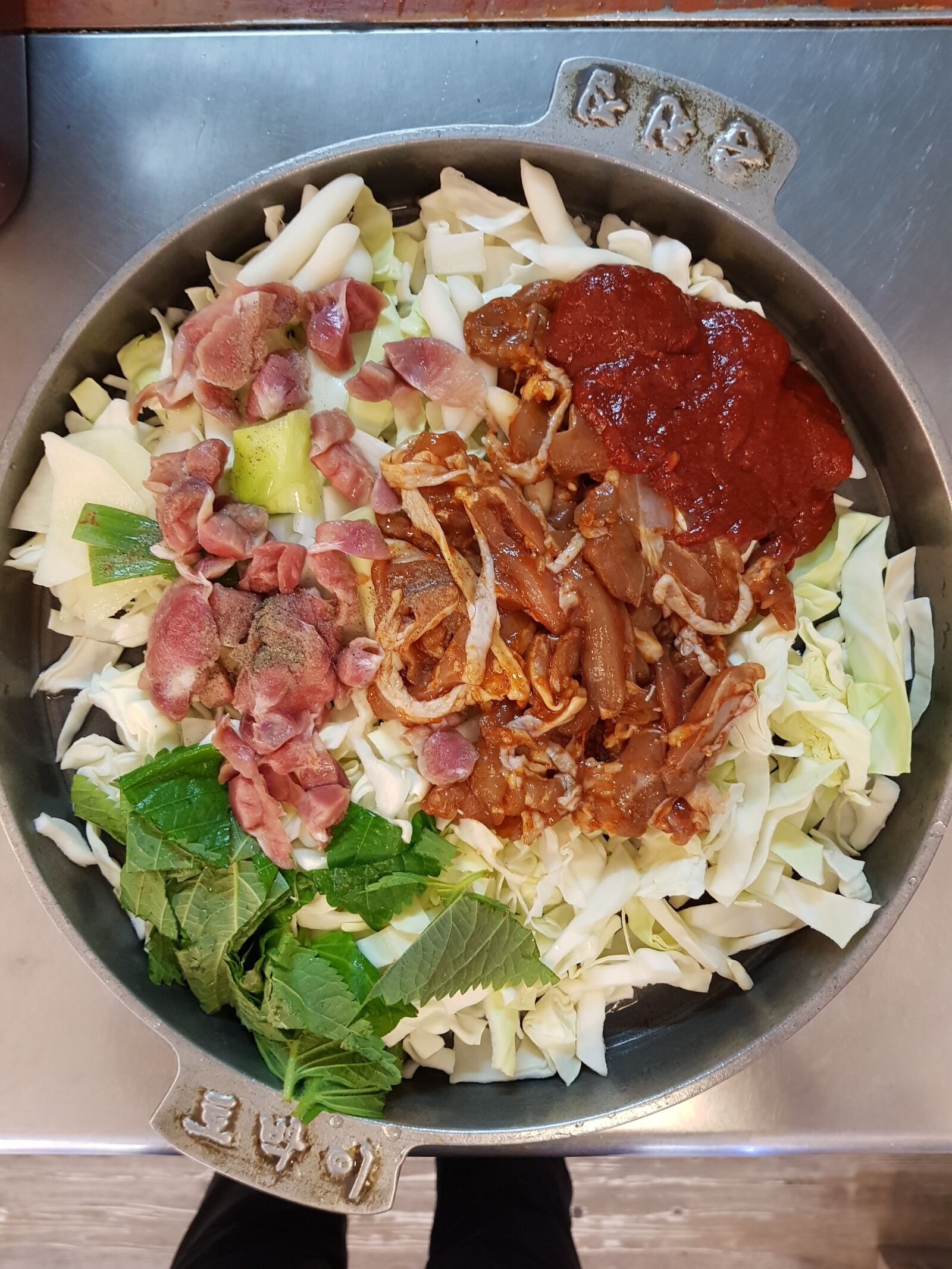 Samsung Galaxy S8 sample photo. Chuncheon chicken ribs, chicken photography