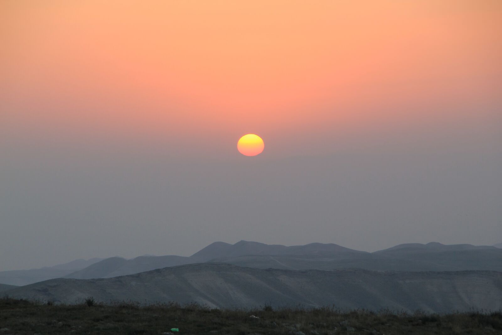 Canon EOS 550D (EOS Rebel T2i / EOS Kiss X4) sample photo. Sunset, sky, landscape photography