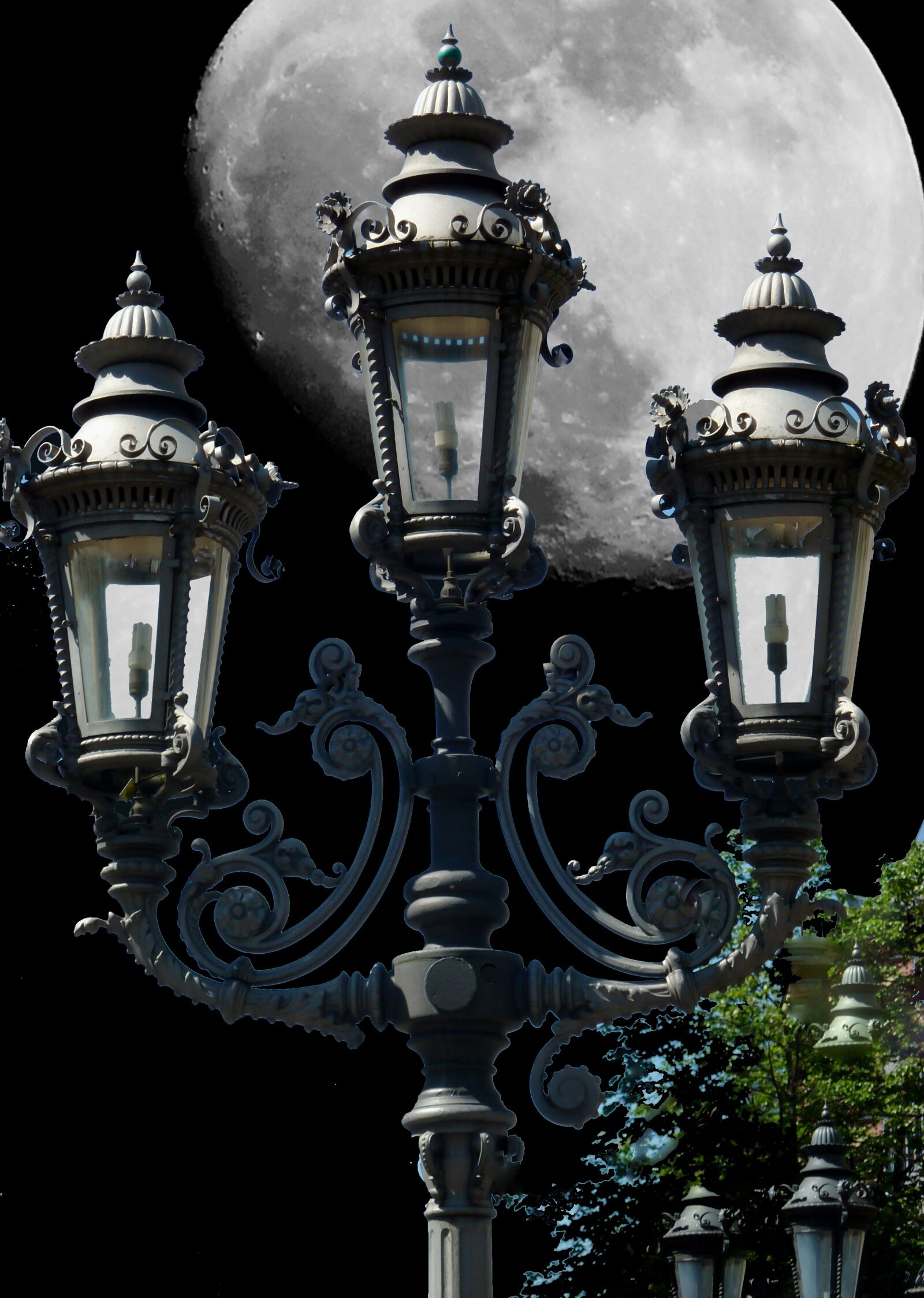 Panasonic DMC-TZ7 sample photo. Candelabra, full moon, lamp photography