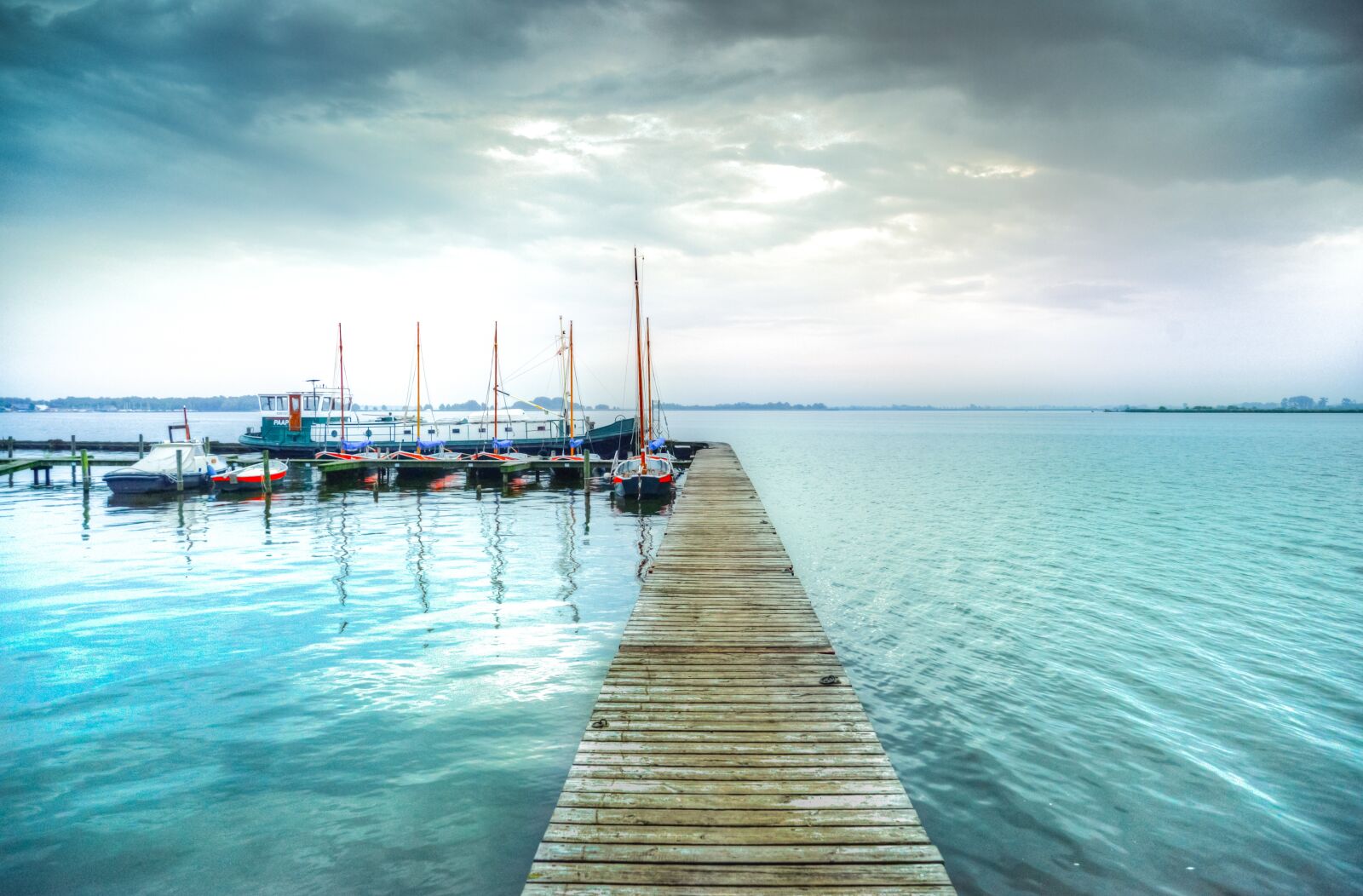 Nikon D610 sample photo. Jetty, lake, hdr photography