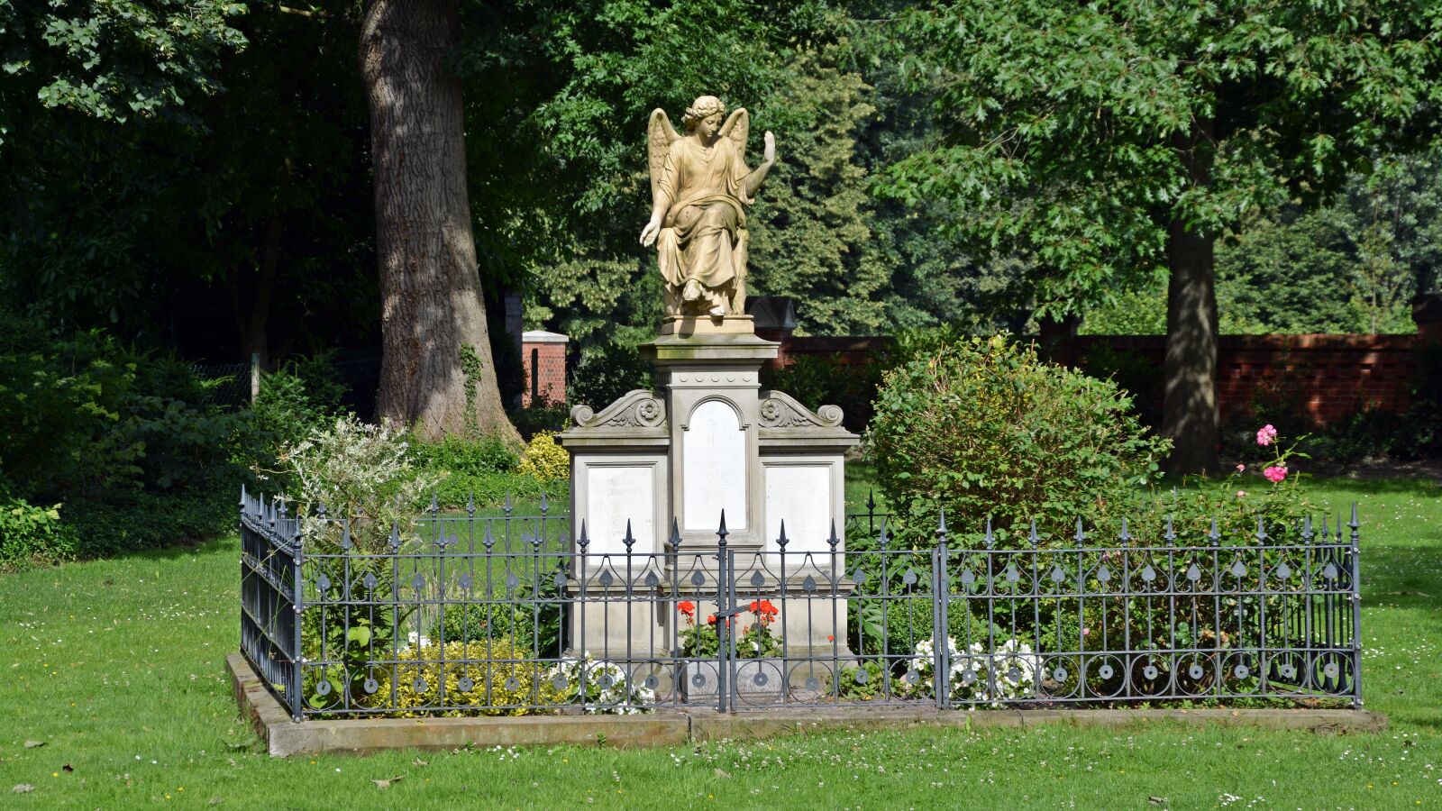 Nikon D5200 sample photo. Sepulchre, angel, ancient burial photography