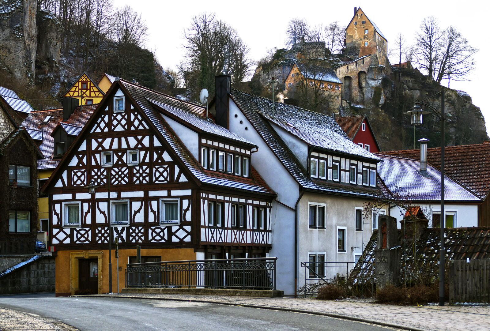 Panasonic Lumix DMC-FZ1000 sample photo. Historic center, fachwerkhaus, historically photography