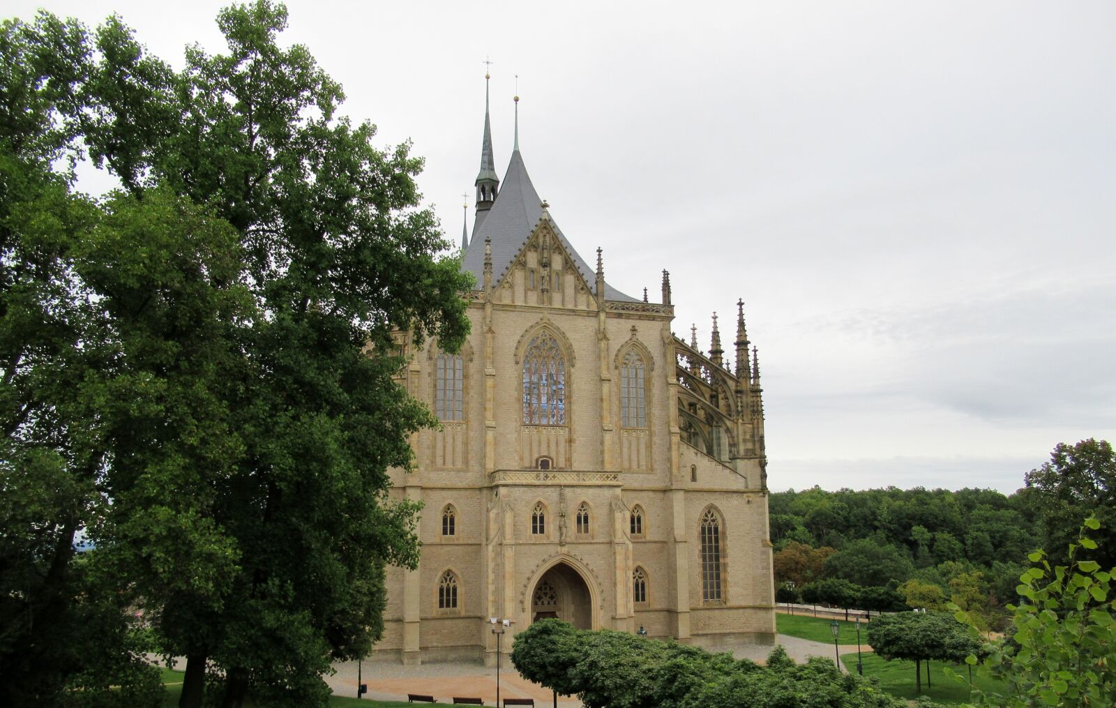 Canon PowerShot SX620 HS sample photo. Czech republic, kutna-hora, cathedral photography