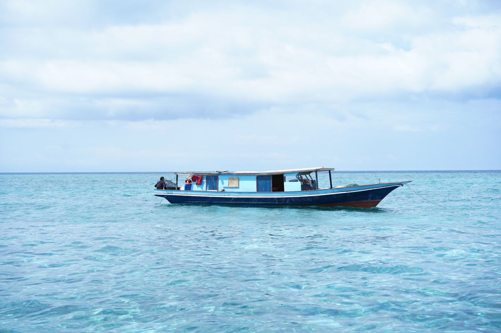 Sony a7 III + Sony Sonnar T* FE 55mm F1.8 ZA sample photo. Sea, boat, landscape photography