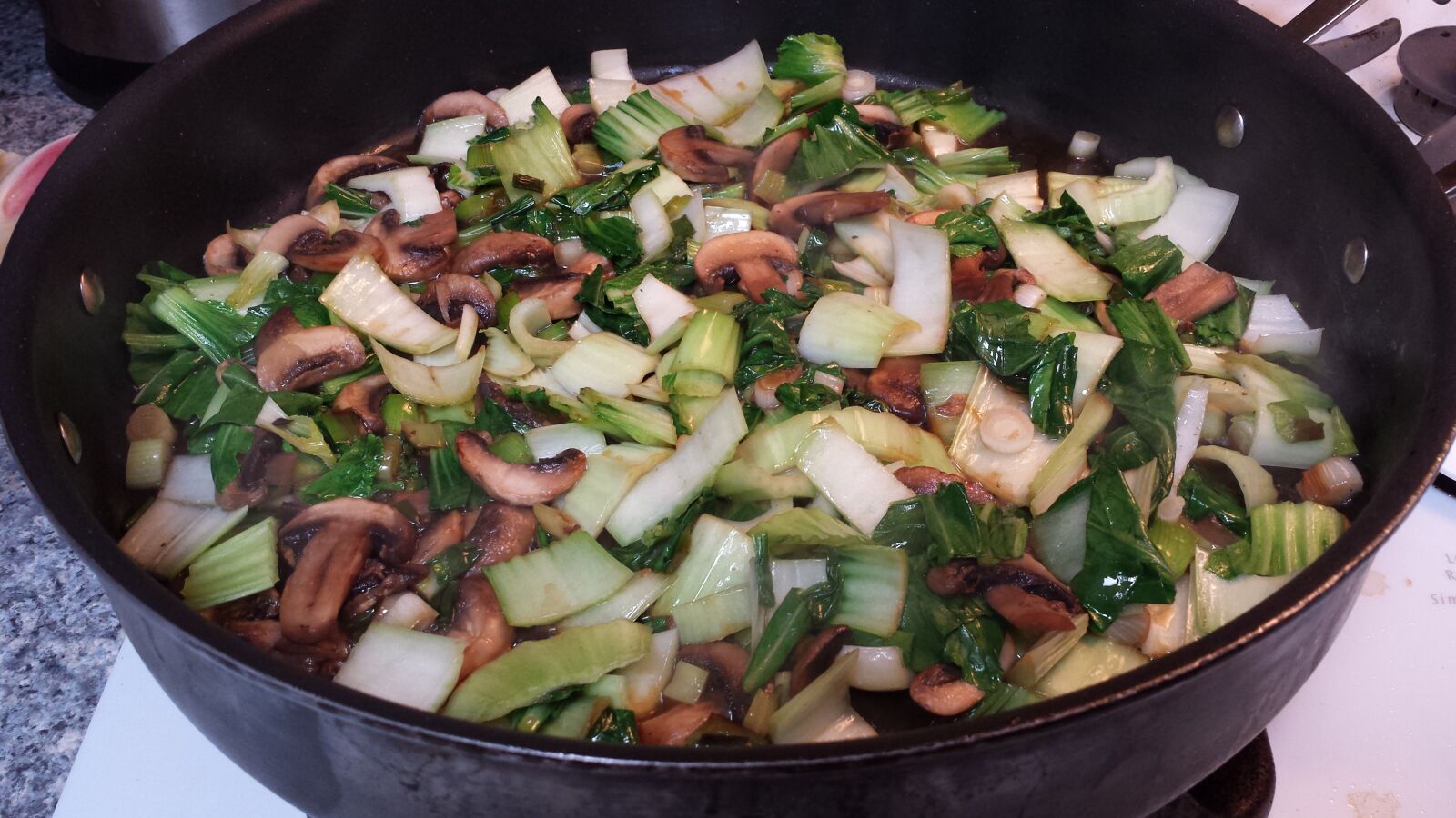 Samsung Galaxy S4 sample photo. Bok choy, mushrooms, one-dish photography