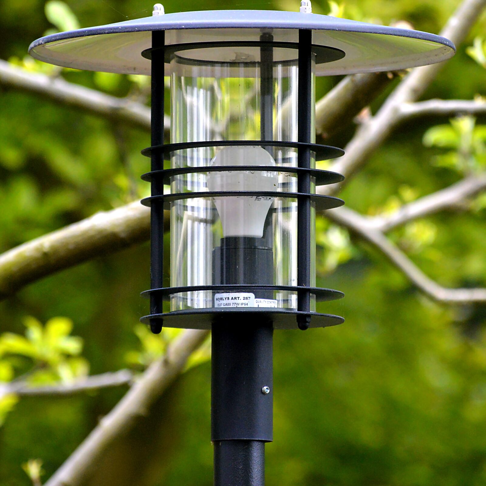 Nikon D3200 sample photo. Exterior lamp, garden lamp photography