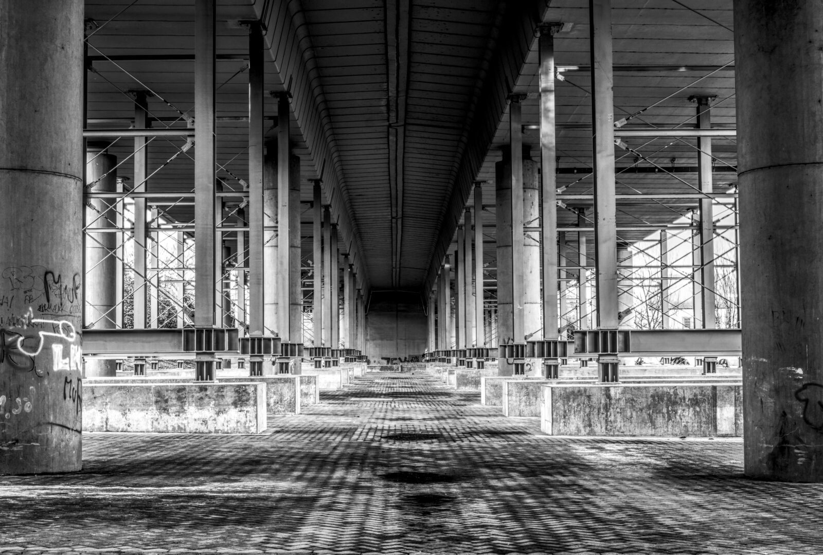Sony a6000 + Sony E 35mm F1.8 OSS sample photo. Bridge, pillar, bridge piers photography