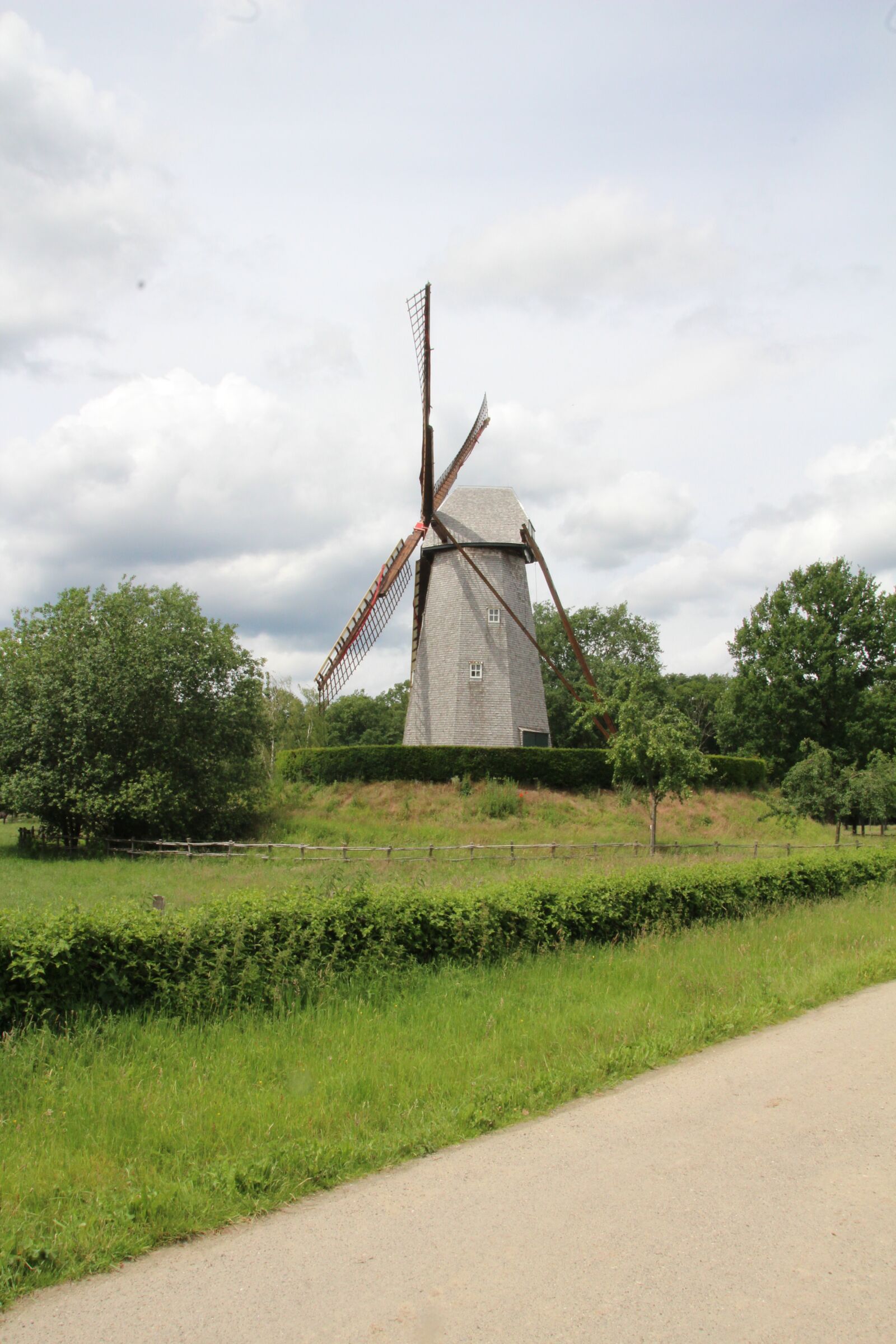 Canon EOS 1200D (EOS Rebel T5 / EOS Kiss X70 / EOS Hi) sample photo. Windmill, nature, open air photography