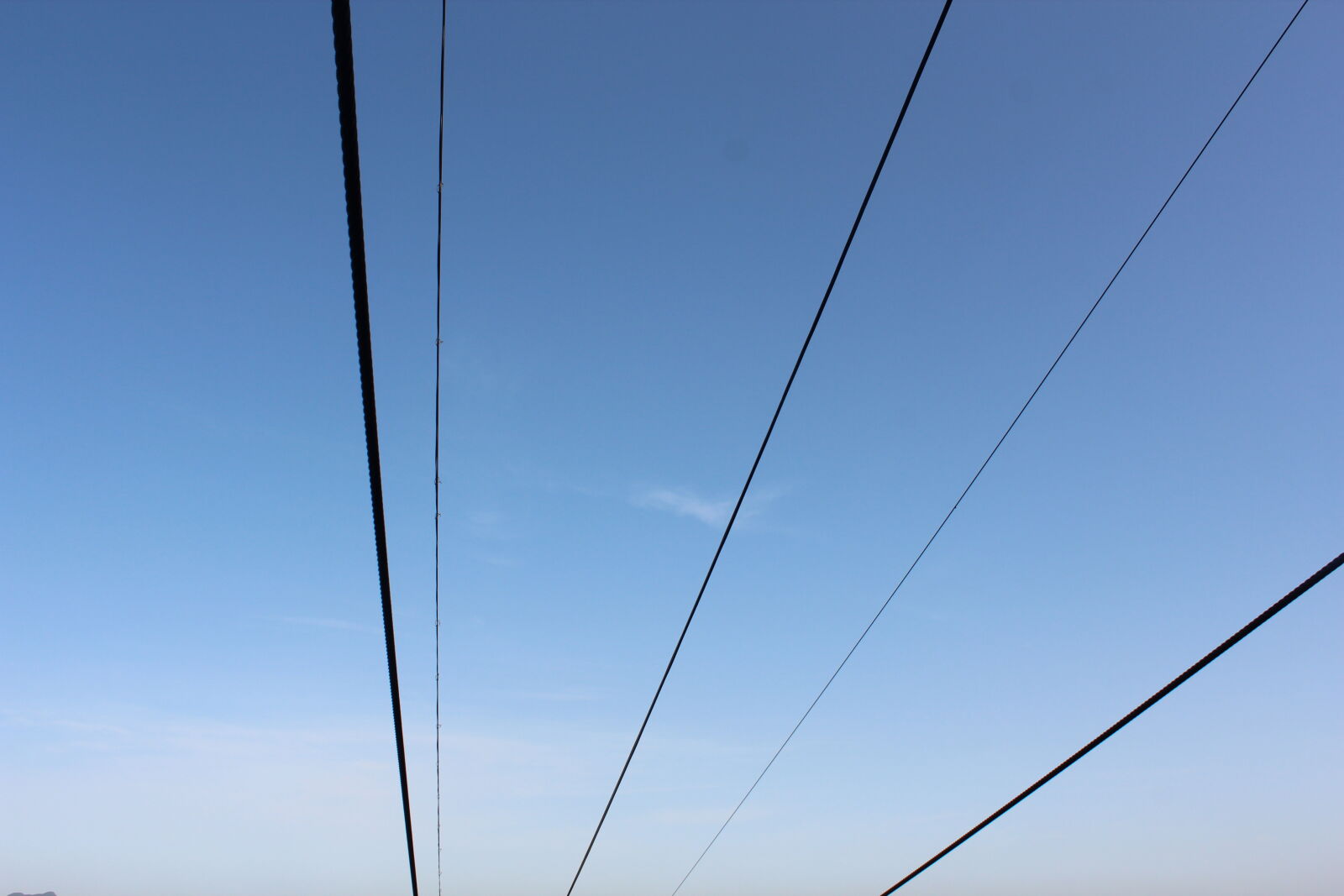 Canon EOS 600D (Rebel EOS T3i / EOS Kiss X5) sample photo. Blue, devide, line, sky photography