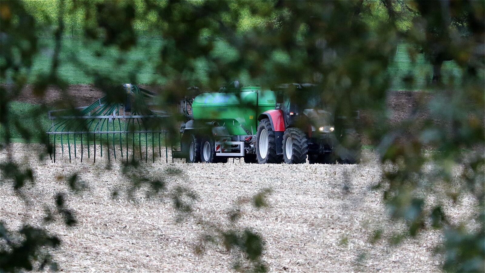Canon EOS 77D (EOS 9000D / EOS 770D) sample photo. Tractor, tractors, agricultural machine photography