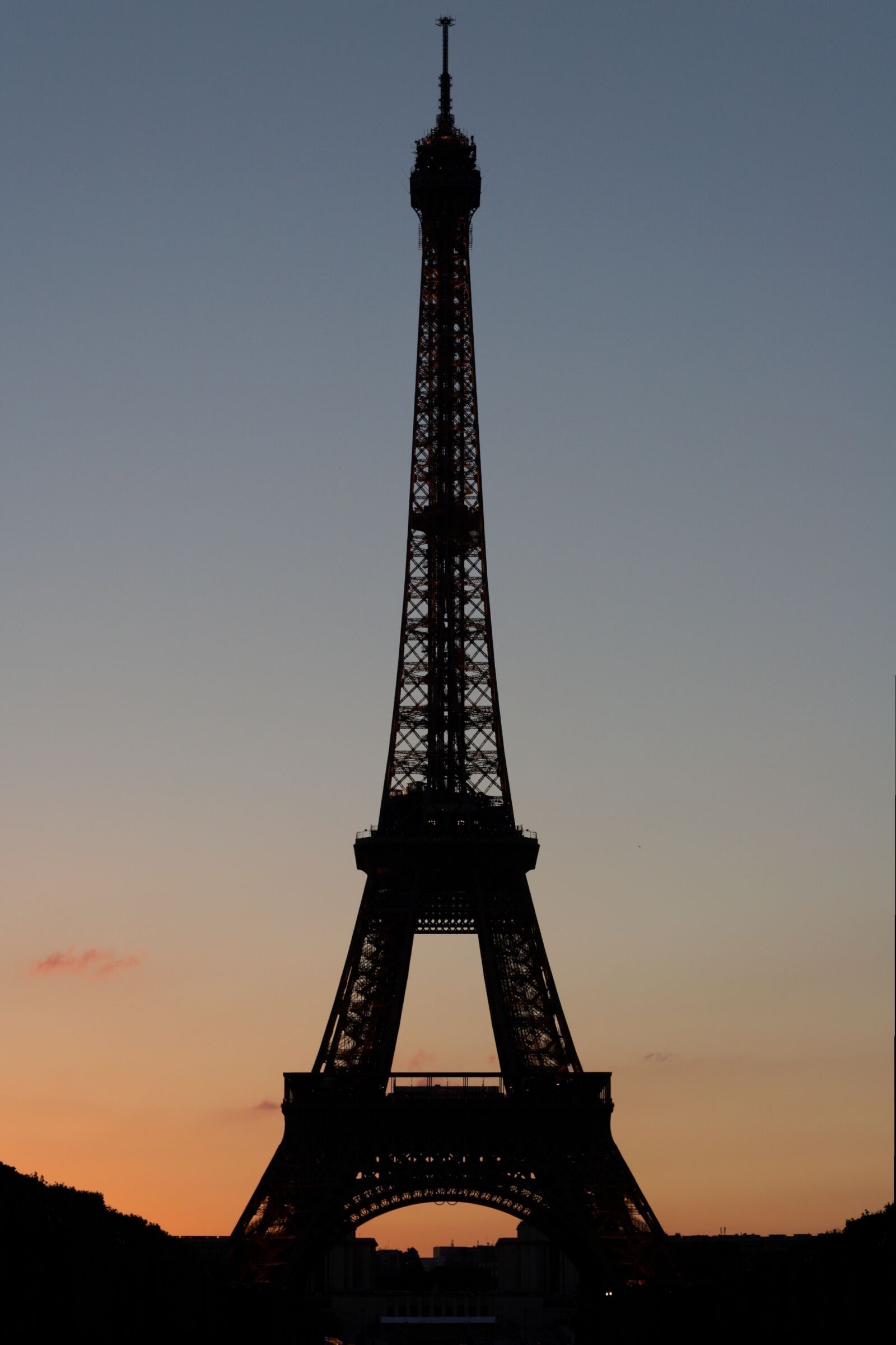 Canon EOS 20D sample photo. Tower, sky, tallest photography