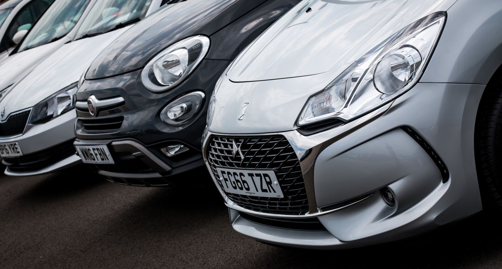 Canon EOS 70D + Canon EF 50mm F1.4 USM sample photo. Car, modern, automobile photography