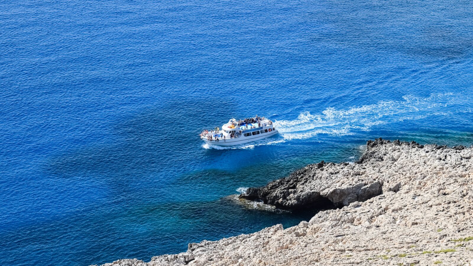 Nikon D3300 sample photo. Boat, sea, blue photography