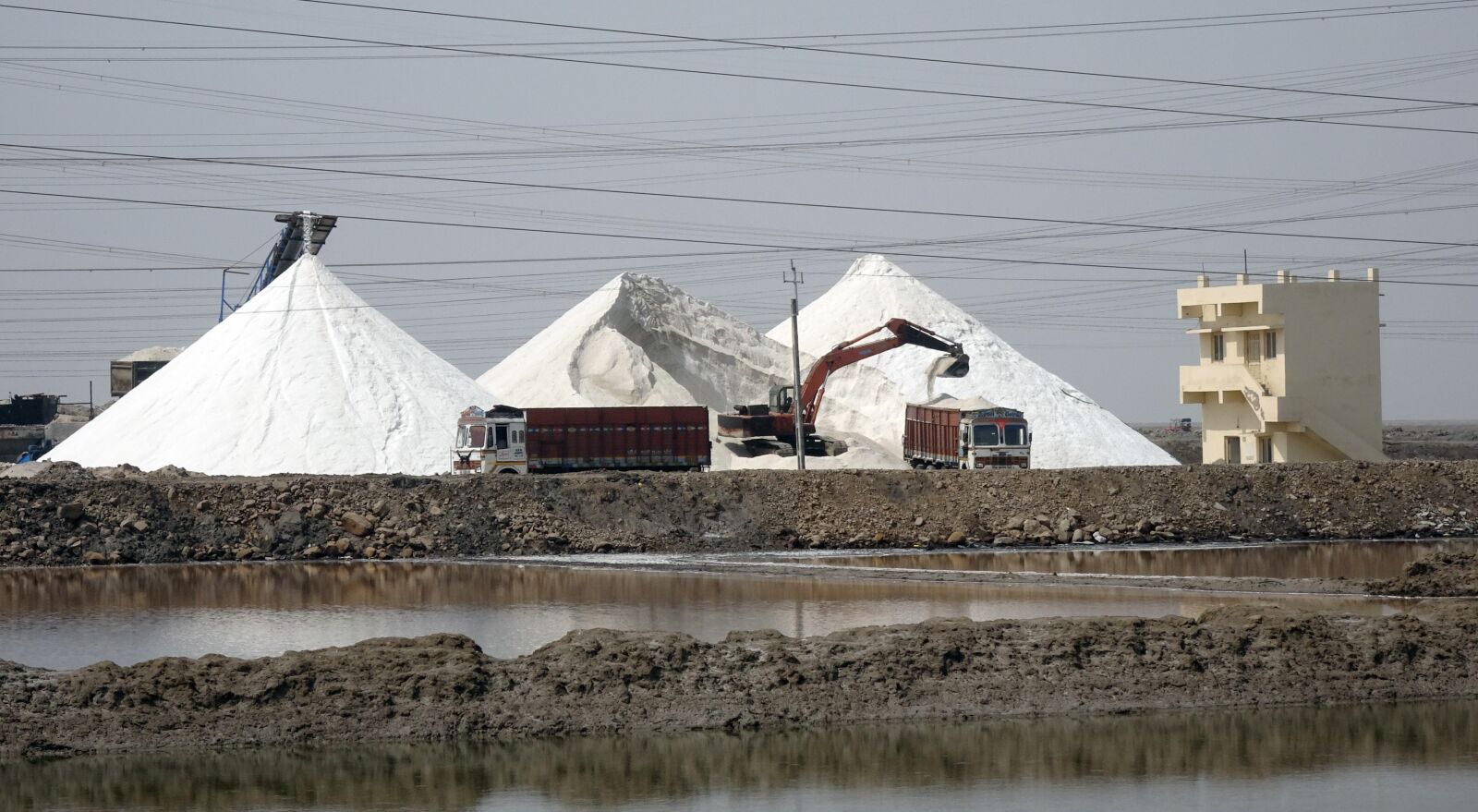 Sony Cyber-shot DSC-HX90V sample photo. Salt, production, harvesting photography