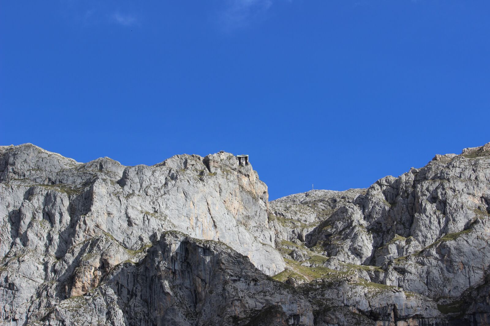 Canon EOS 600D (Rebel EOS T3i / EOS Kiss X5) sample photo. Picos de europa, cableway photography
