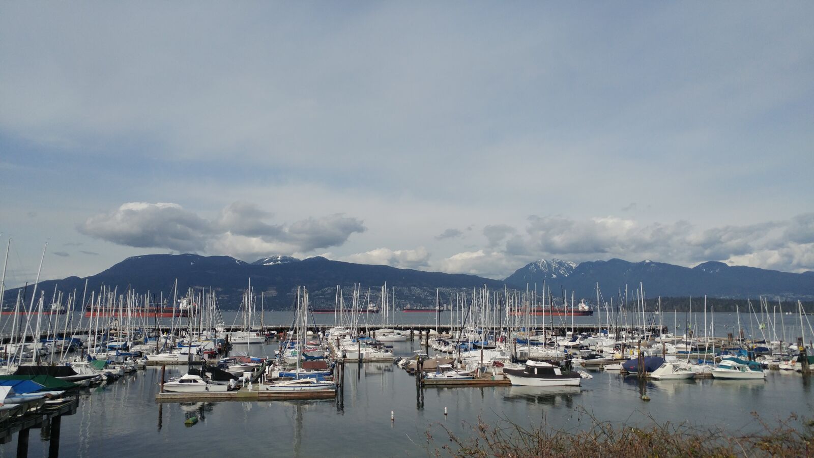 LG G5 sample photo. Bay, boats, sailing photography