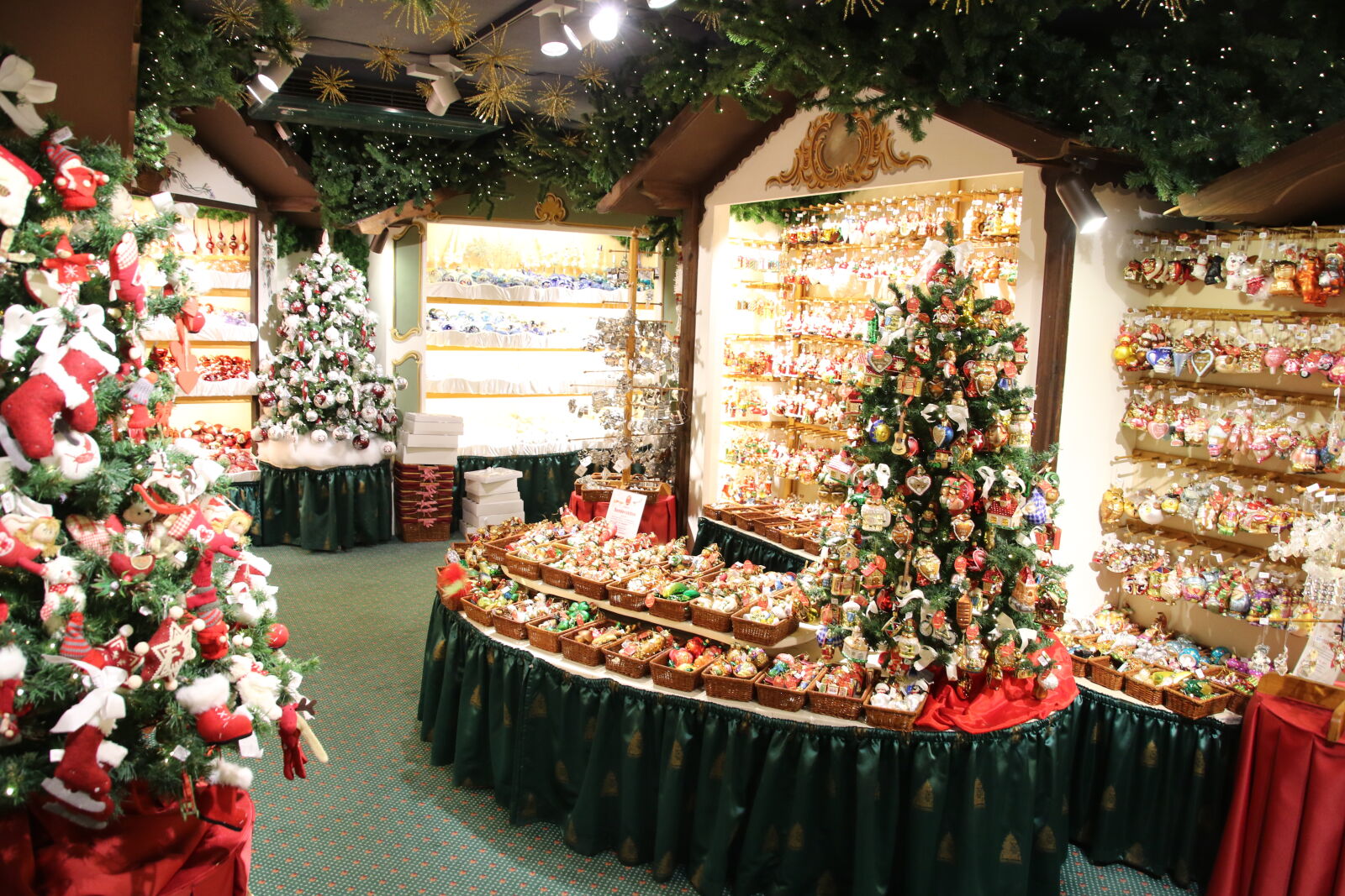 Canon EOS 7D Mark II sample photo. Christmas, christmas, decorations, christmas photography