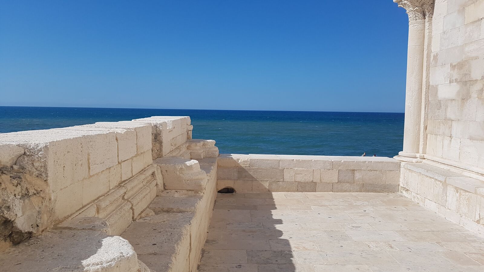 Samsung Galaxy S7 Edge sample photo. Trani, church, christianity photography