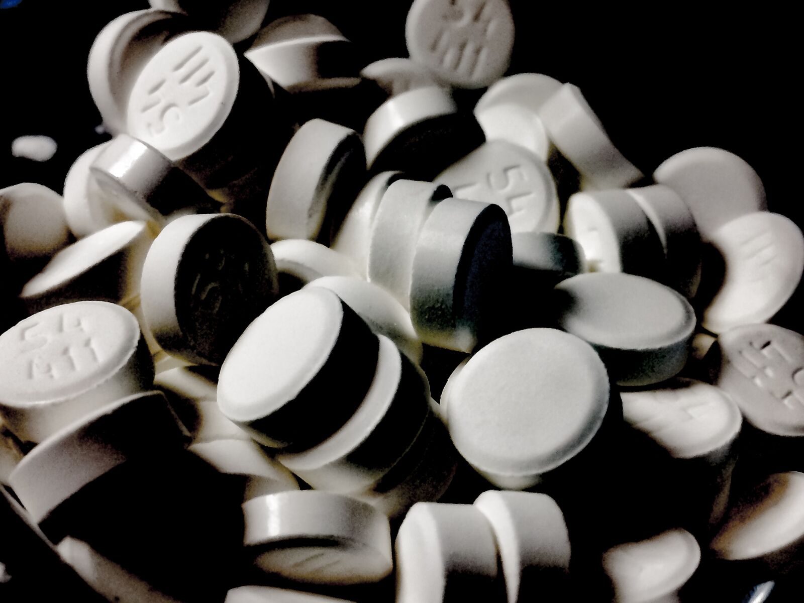 iPhone 5s back camera 4.15mm f/2.2 sample photo. Up close, pill, white photography