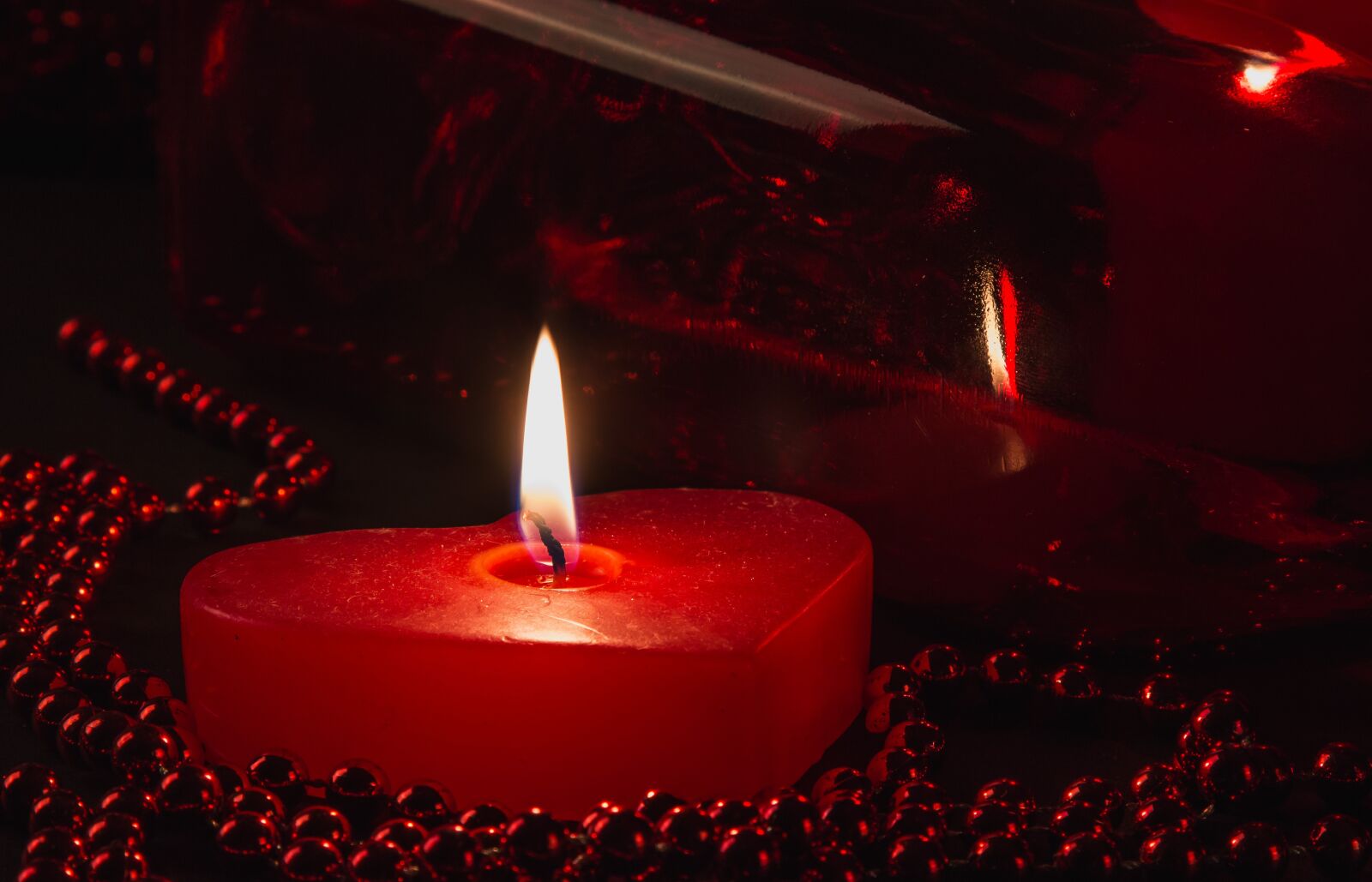 Canon EOS 70D + Canon EF 24-105mm F4L IS USM sample photo. Candle, candlelight, heart photography