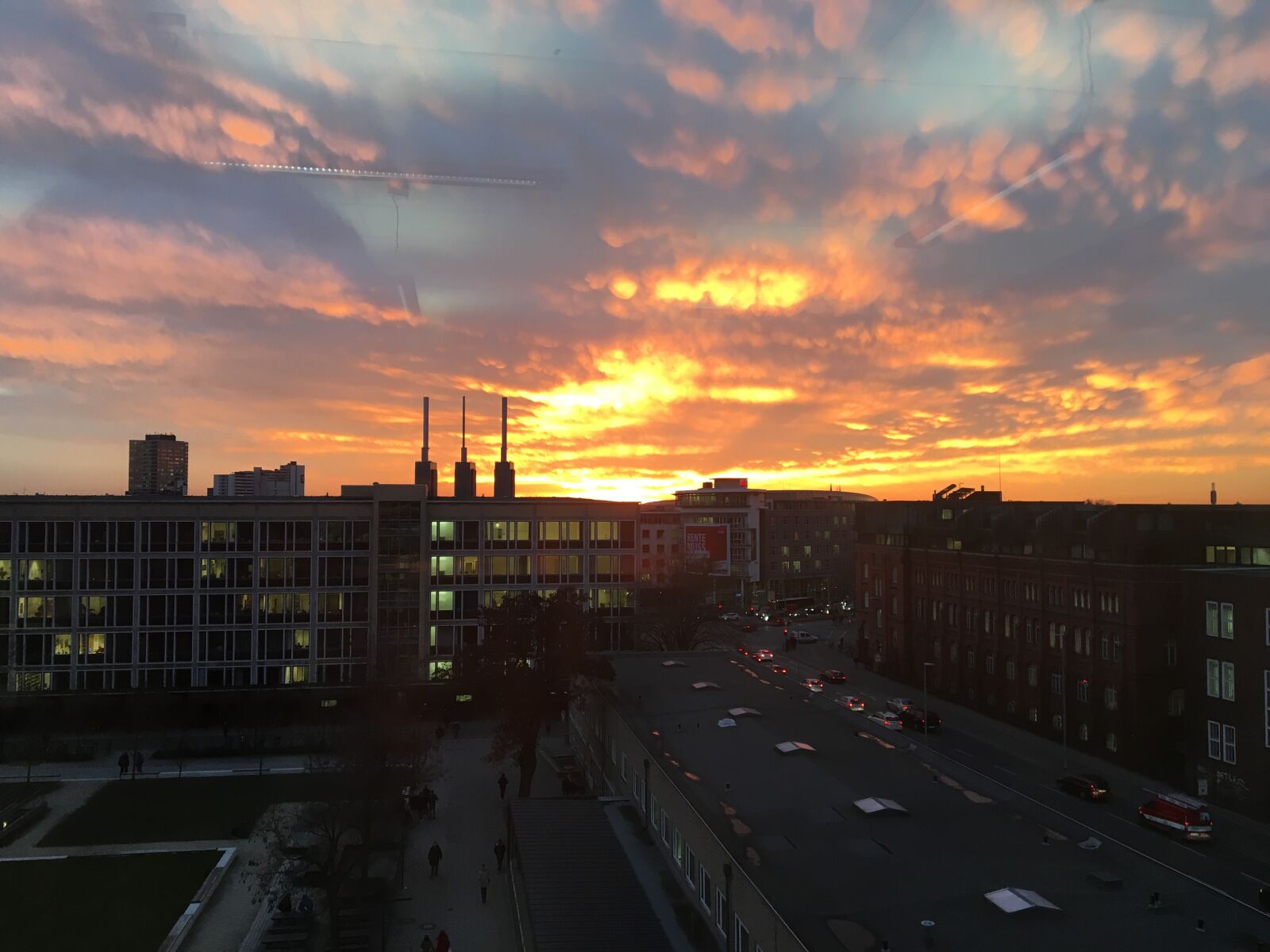 Apple iPhone 6s sample photo. City, lights, dawn, evening photography