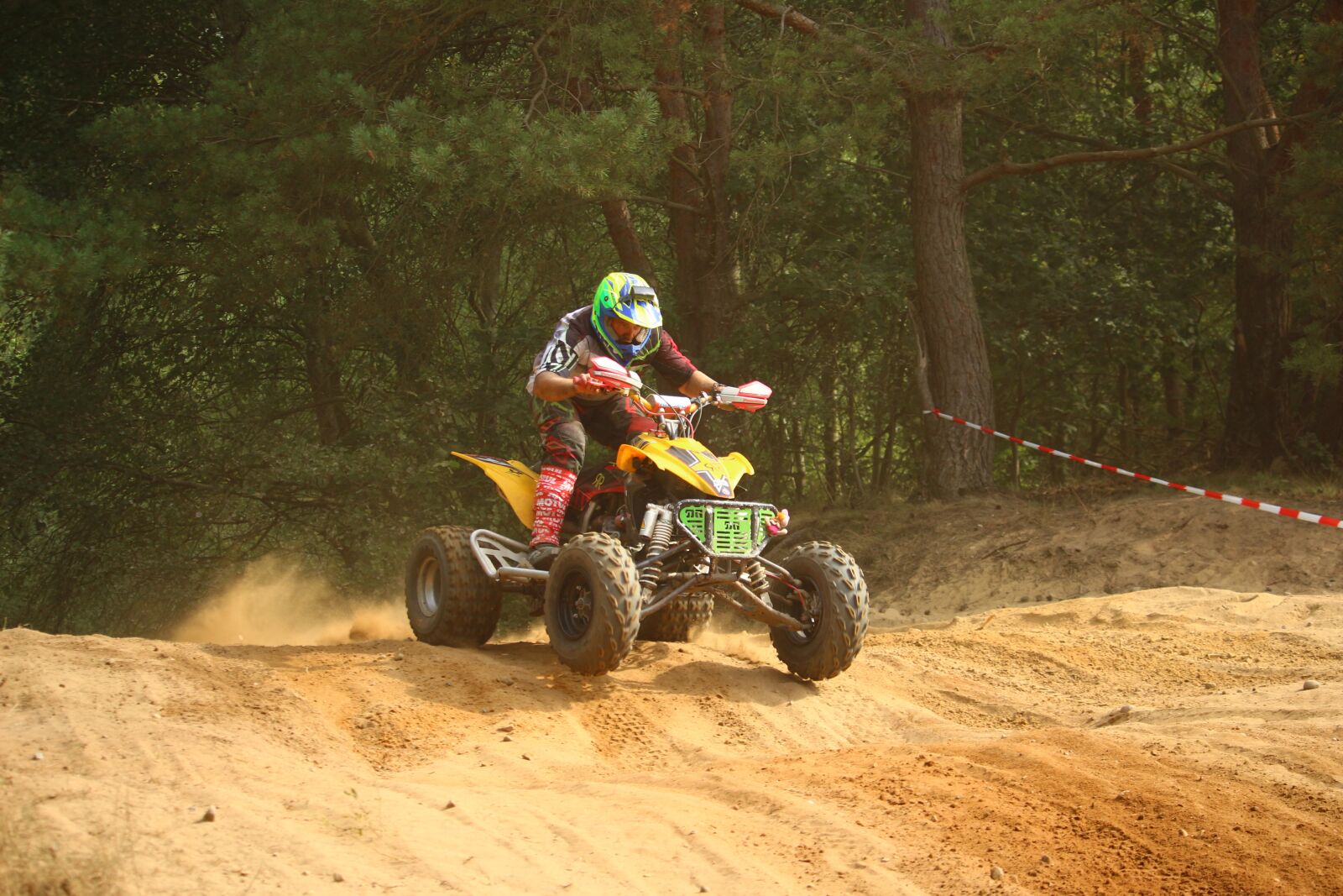 Canon EOS 100D (EOS Rebel SL1 / EOS Kiss X7) sample photo. Cross, quad, atv photography