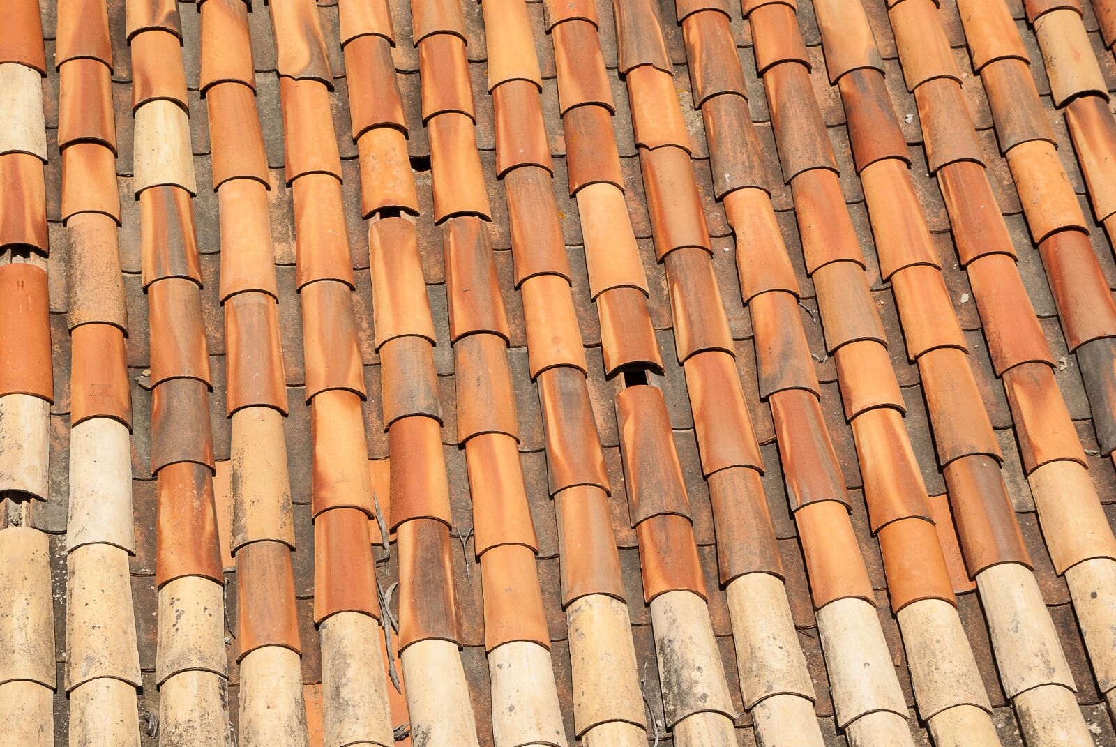 Pentax K10D sample photo. Tiles, roofing, terracotta photography
