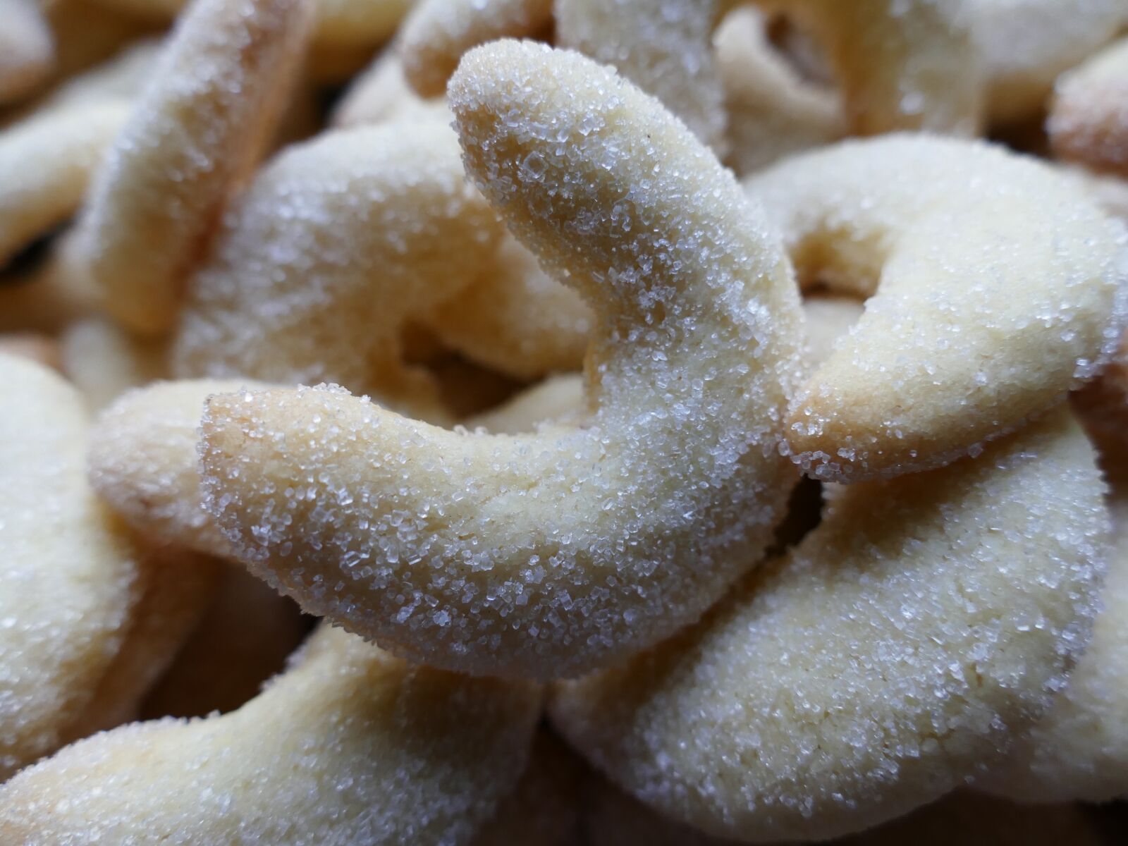 Panasonic Lumix DMC-FZ1000 sample photo. Vanillekipferl, christmas baking, christmas photography