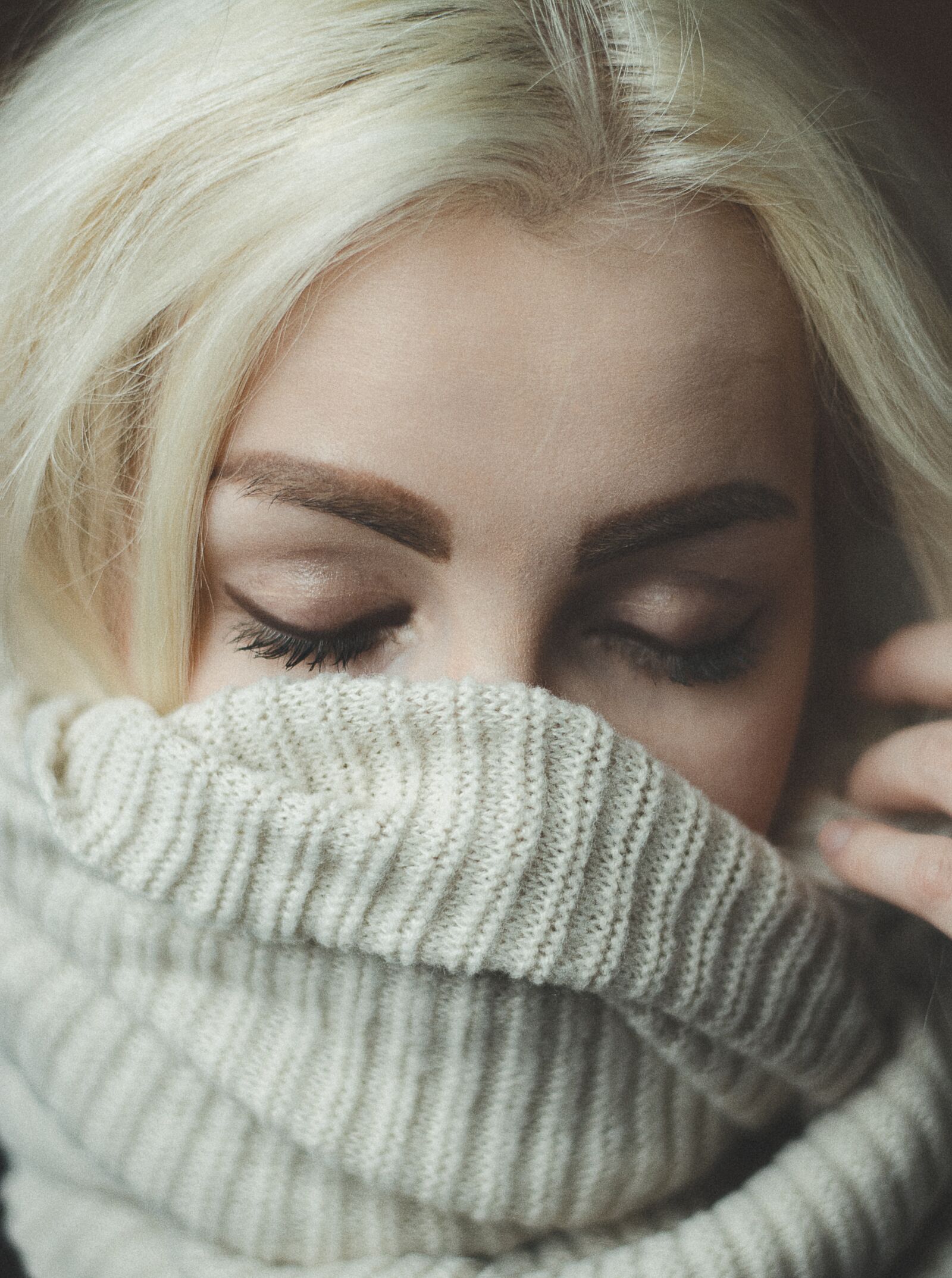Nikon D5200 sample photo. Girl, blonde, scarf photography