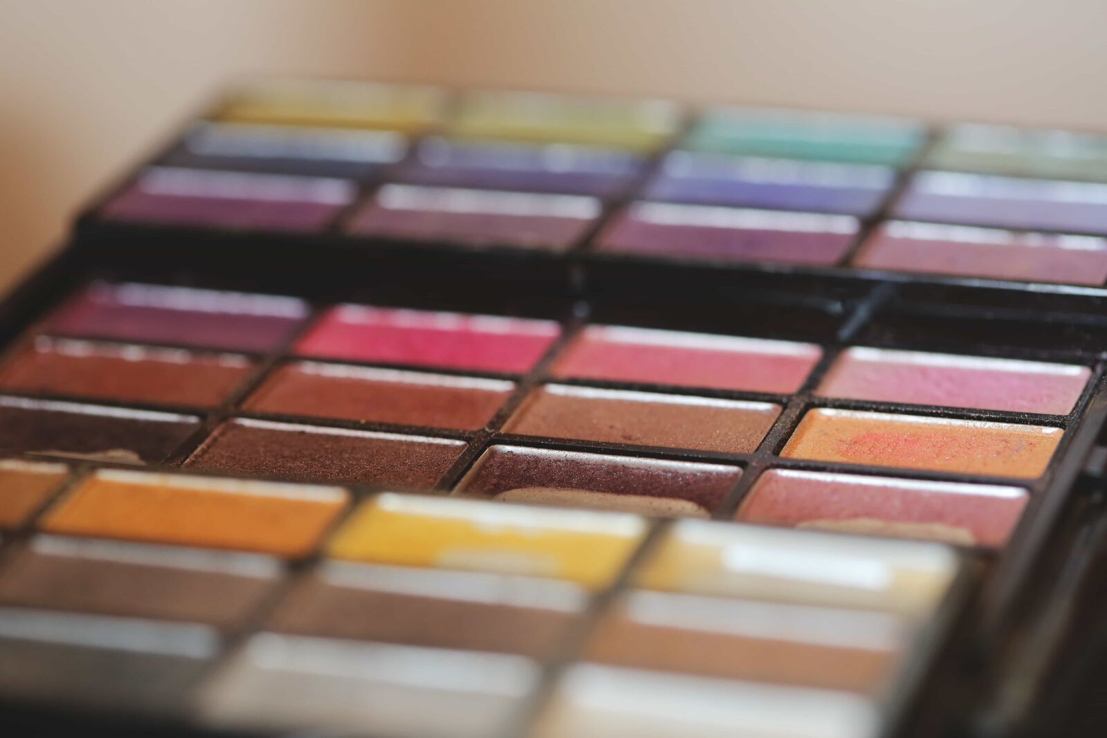 Canon EF 100mm F2.8 Macro USM sample photo. Colors, cosmetics, makeup, pastel photography