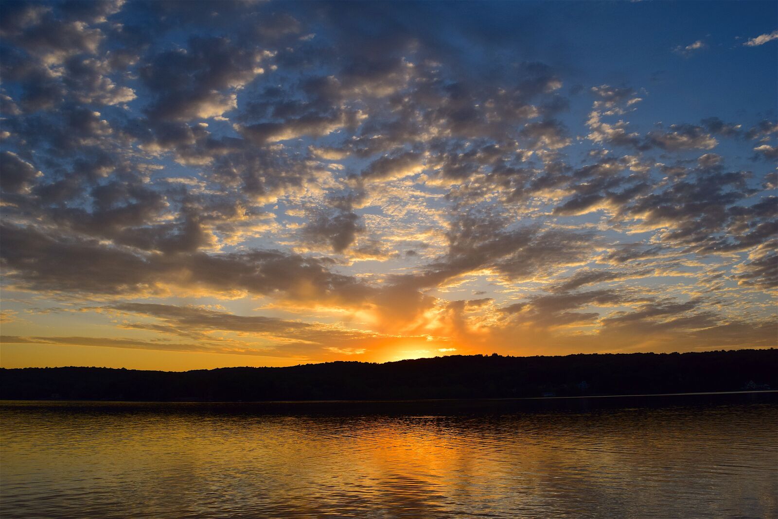 Nikon D3300 sample photo. Lake, sunset, clouds photography