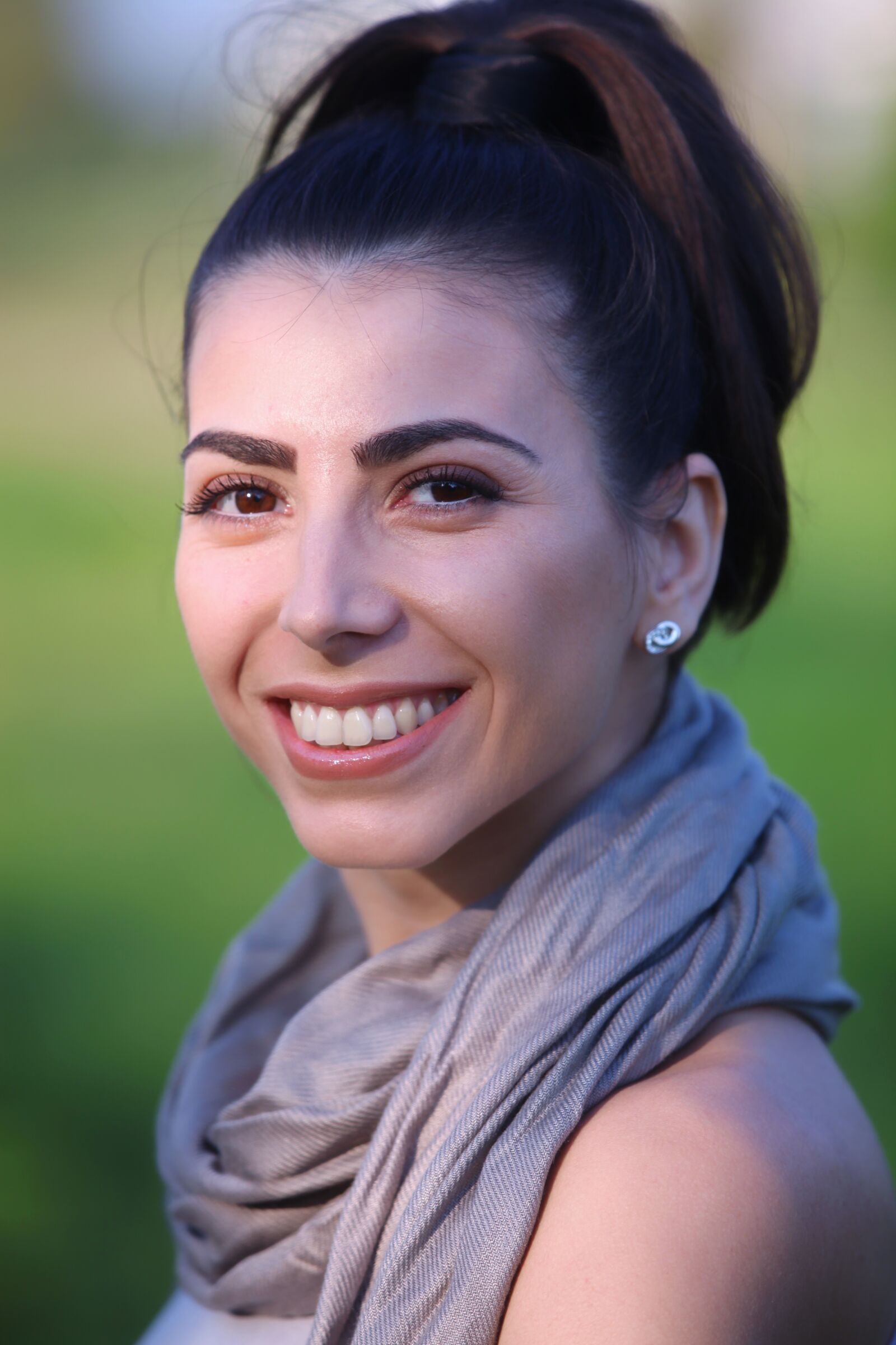 Canon EOS 5D Mark II sample photo. Girl, woman, smile photography