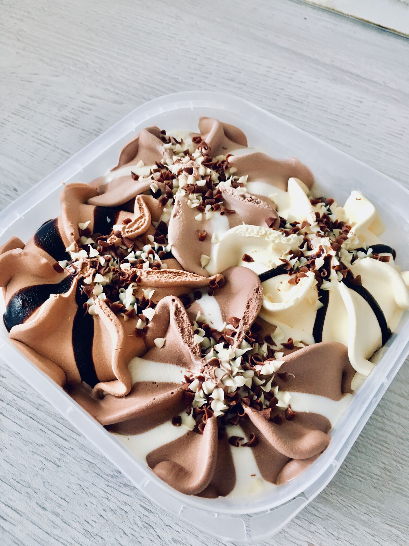 Apple iPhone 6s sample photo. Icecream, love, summer photography