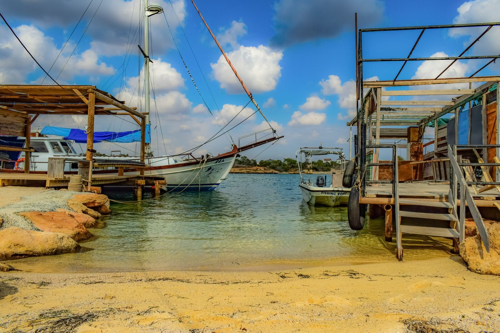 Nikon D3300 sample photo. Fishing boats, hut, fishing photography