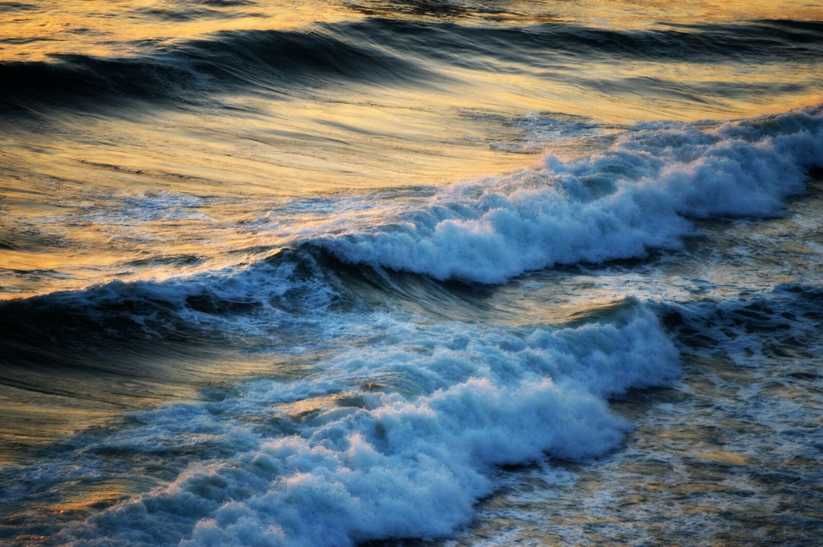 Nikon D3200 sample photo. Ocean, waves, sunset photography