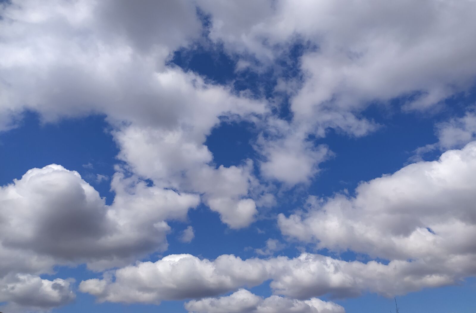 Xiaomi Redmi Note 8T sample photo. Sky, clouds, mood photography