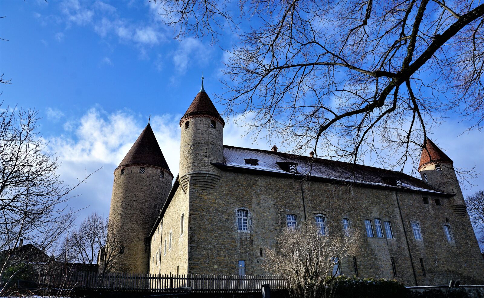 Sony ILCA-77M2 + Sony DT 16-50mm F2.8 SSM sample photo. Old, architecture, sky photography
