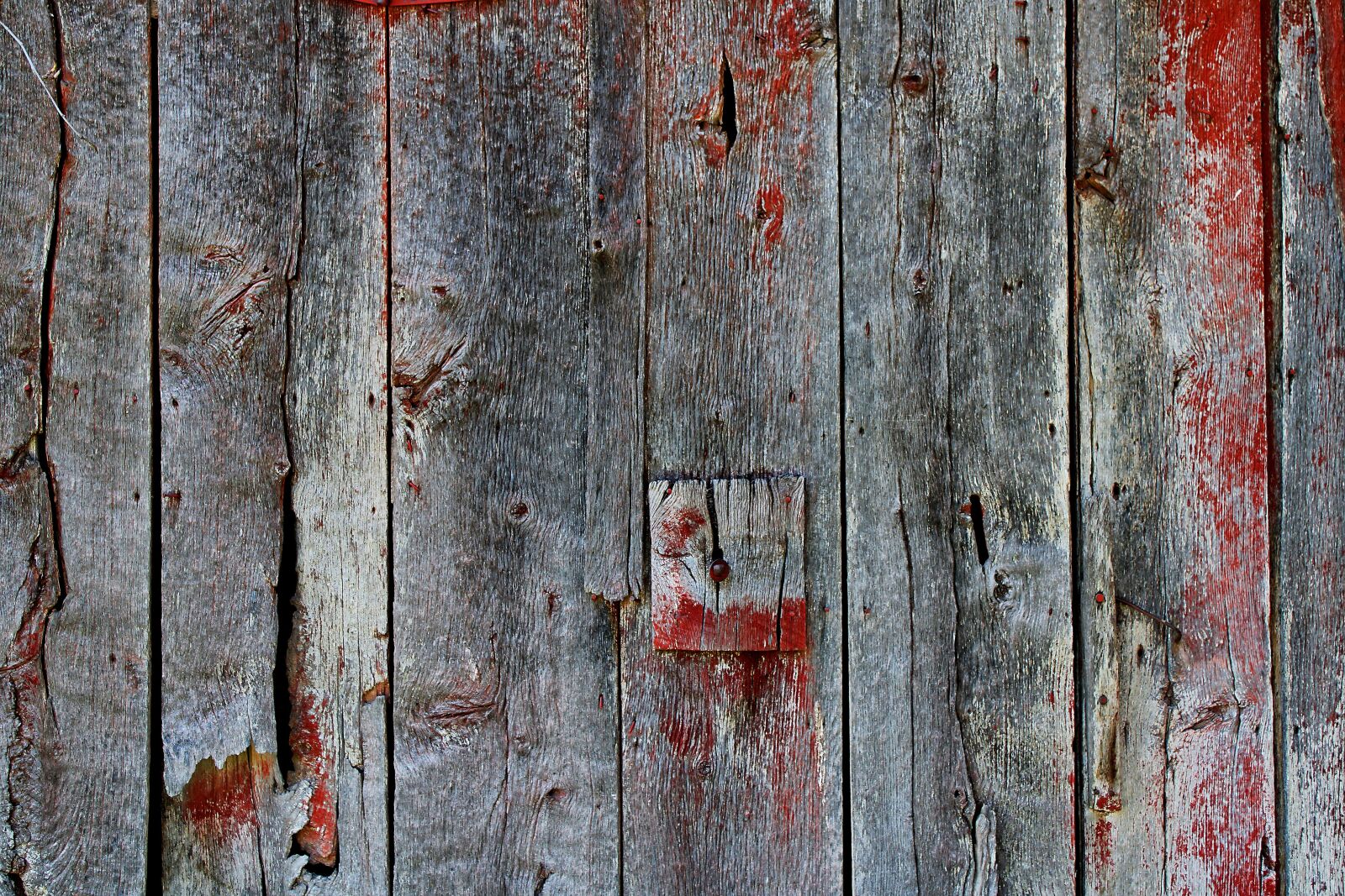 Canon EOS 2000D (EOS Rebel T7 / EOS Kiss X90 / EOS 1500D) sample photo. Old, barn, wood photography