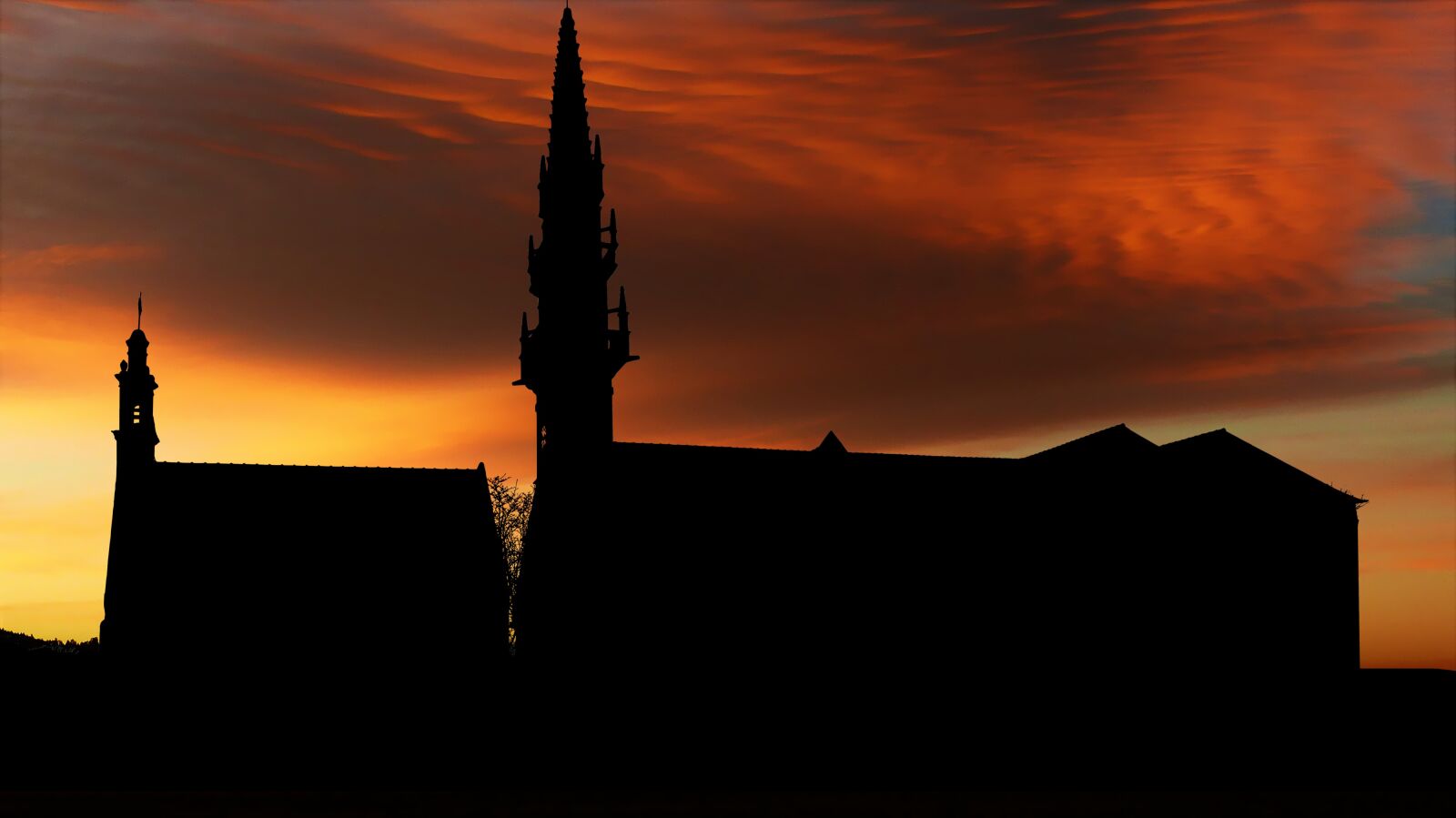 Panasonic Lumix DMC-FZ200 sample photo. Sunset, architecture, church photography