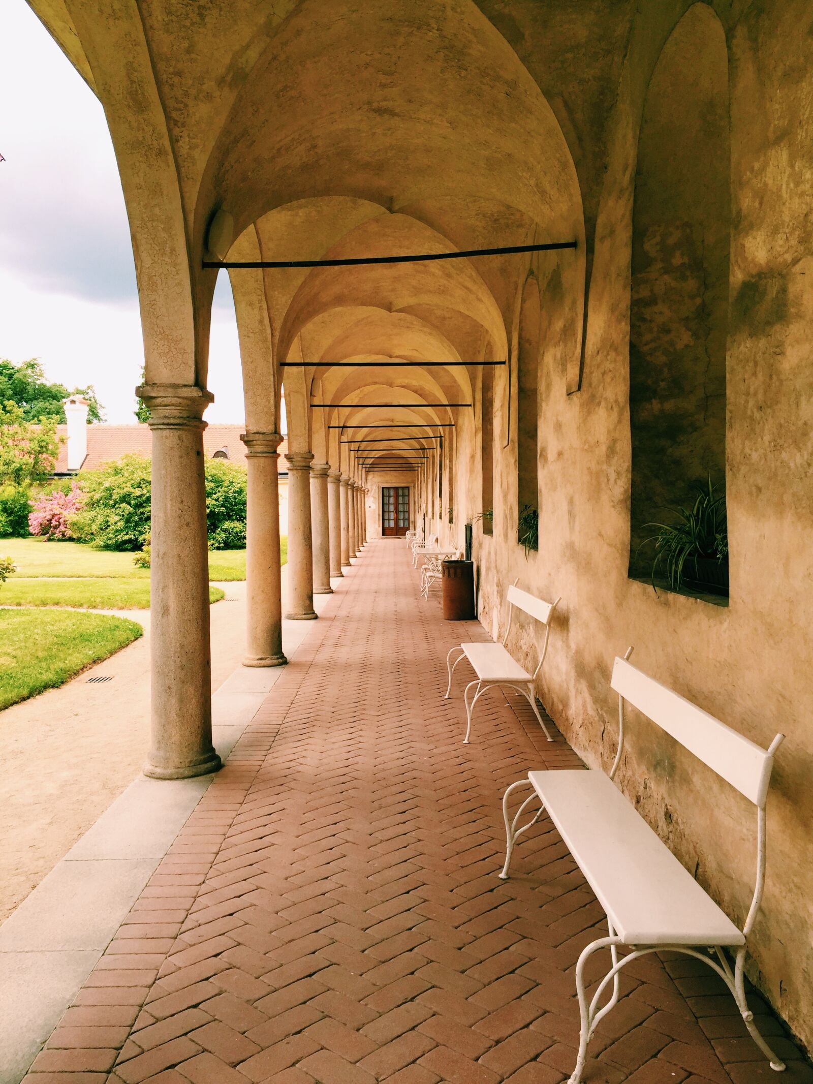 iPhone 6 Plus back camera 4.15mm f/2.2 sample photo. Telc, czech, architecture photography