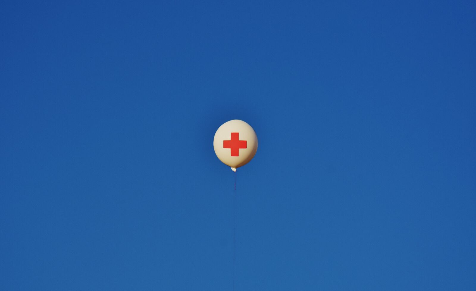 Nikon D7200 sample photo. Balloon, first aid, sky photography